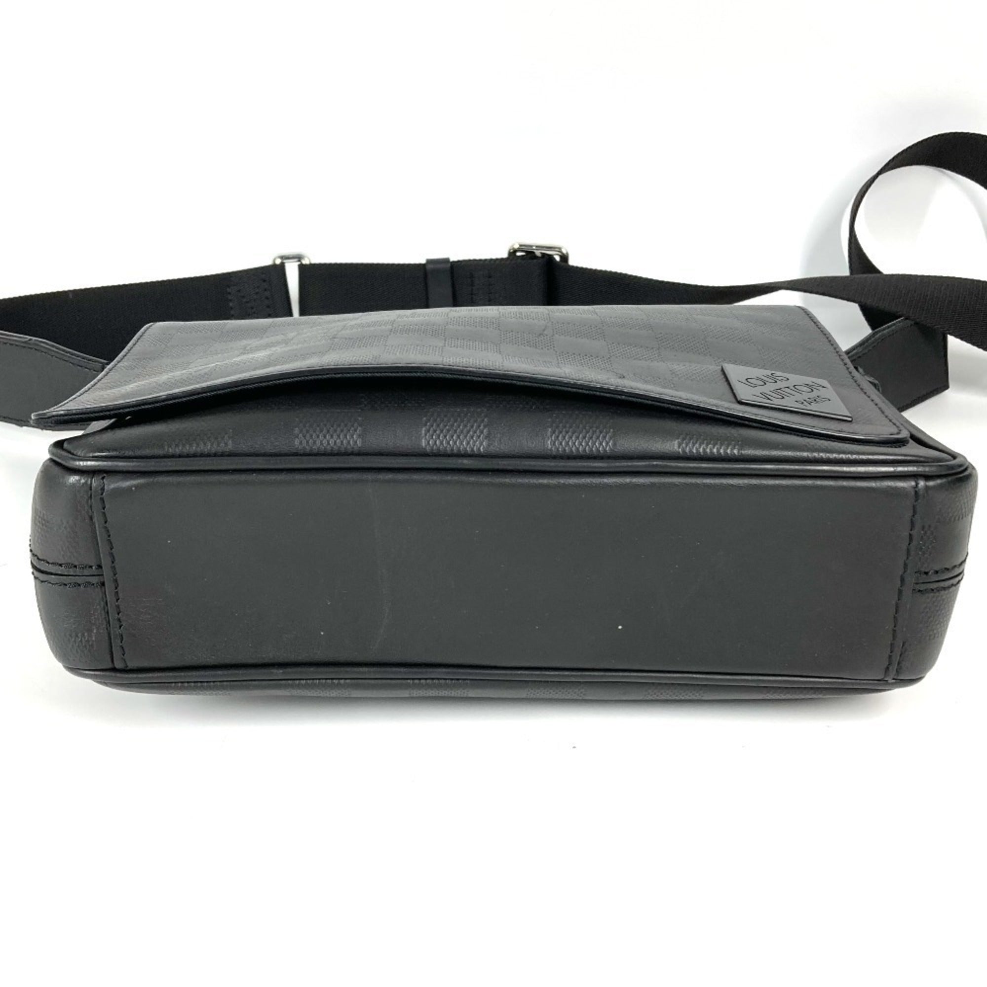 Louis Vuitton Black Noir Damier Infini Messenger Bag Shoulder Bag