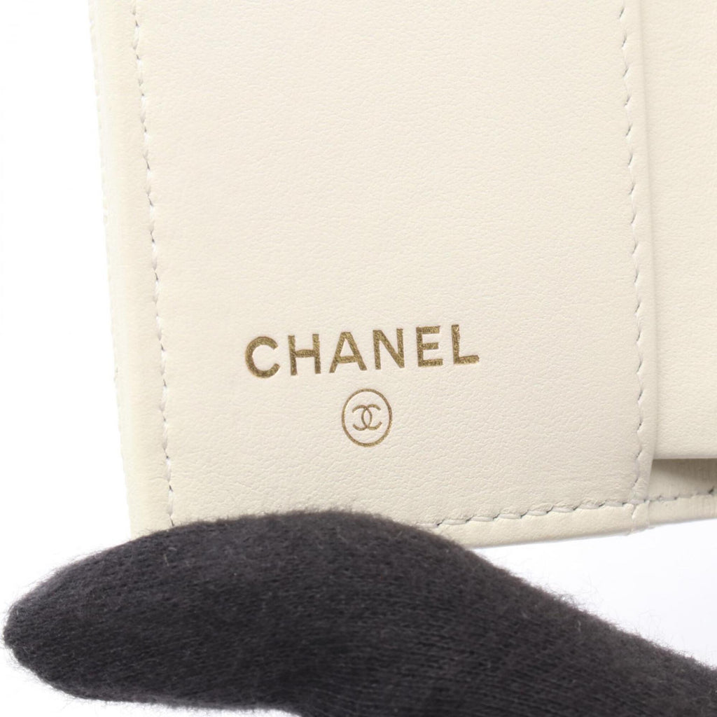 Chanel White Grained Calfskin Wallet (Tri-Fold)