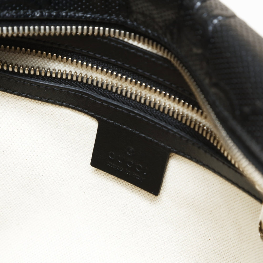 Gucci Black Embossed Shoulder Bag (Pre-Owned)