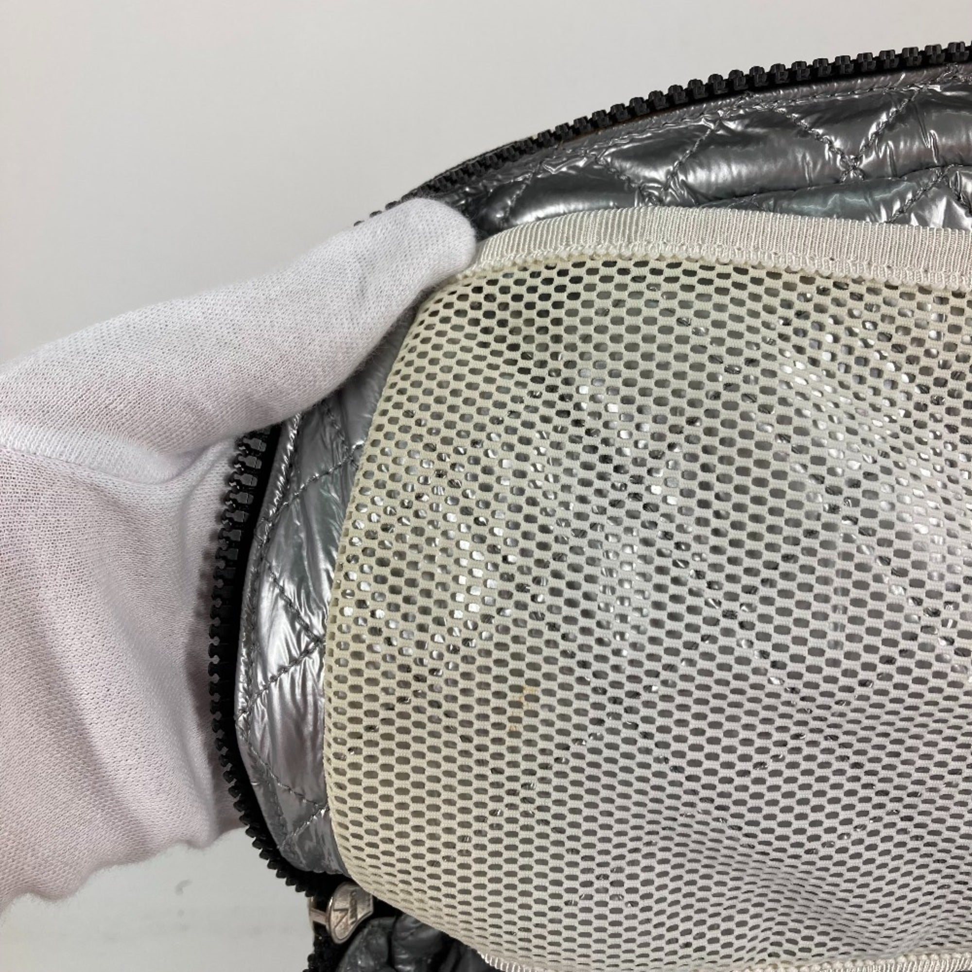 Chanel White Cloth Shoulder Bag