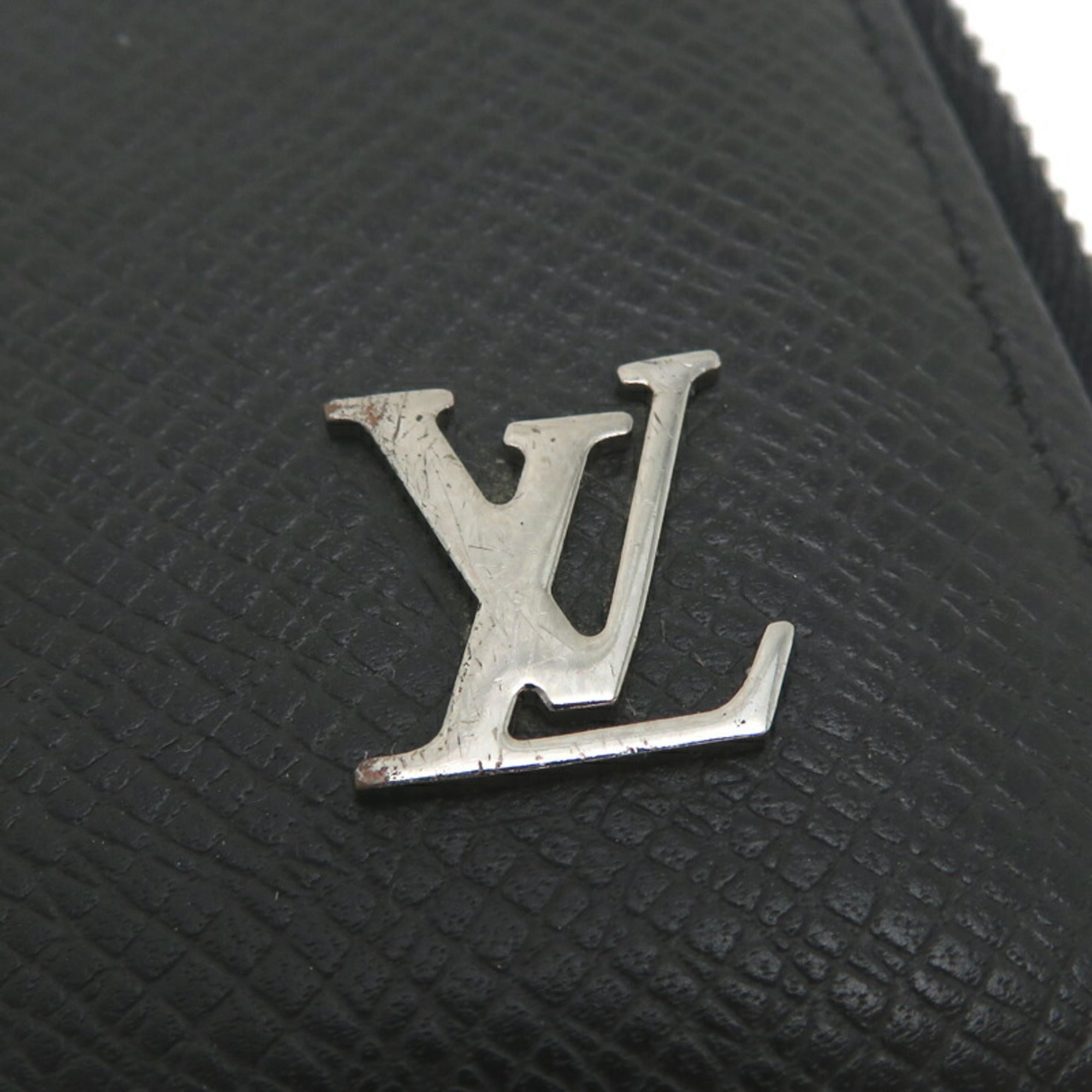 Louis Vuitton Black Taiga Leather Wallet
