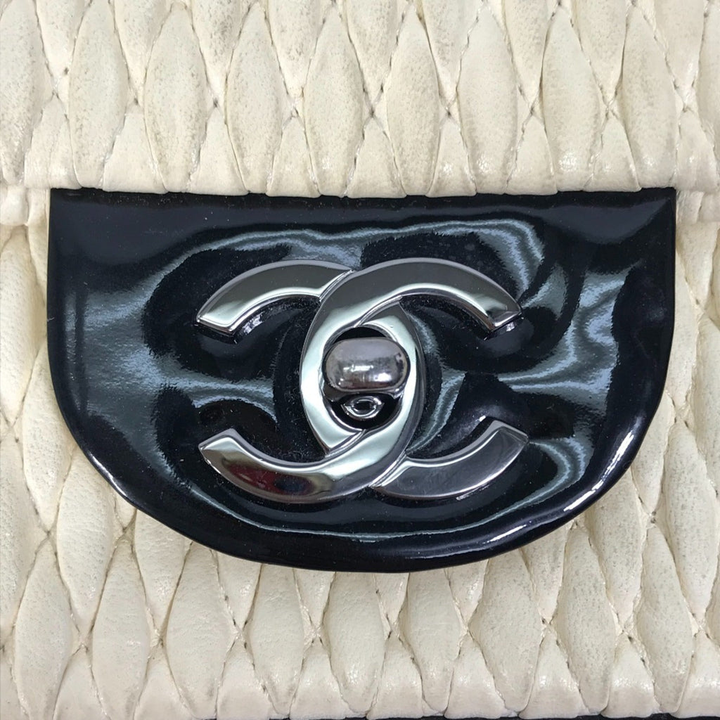 Chanel White Leather Shoulder Bag
