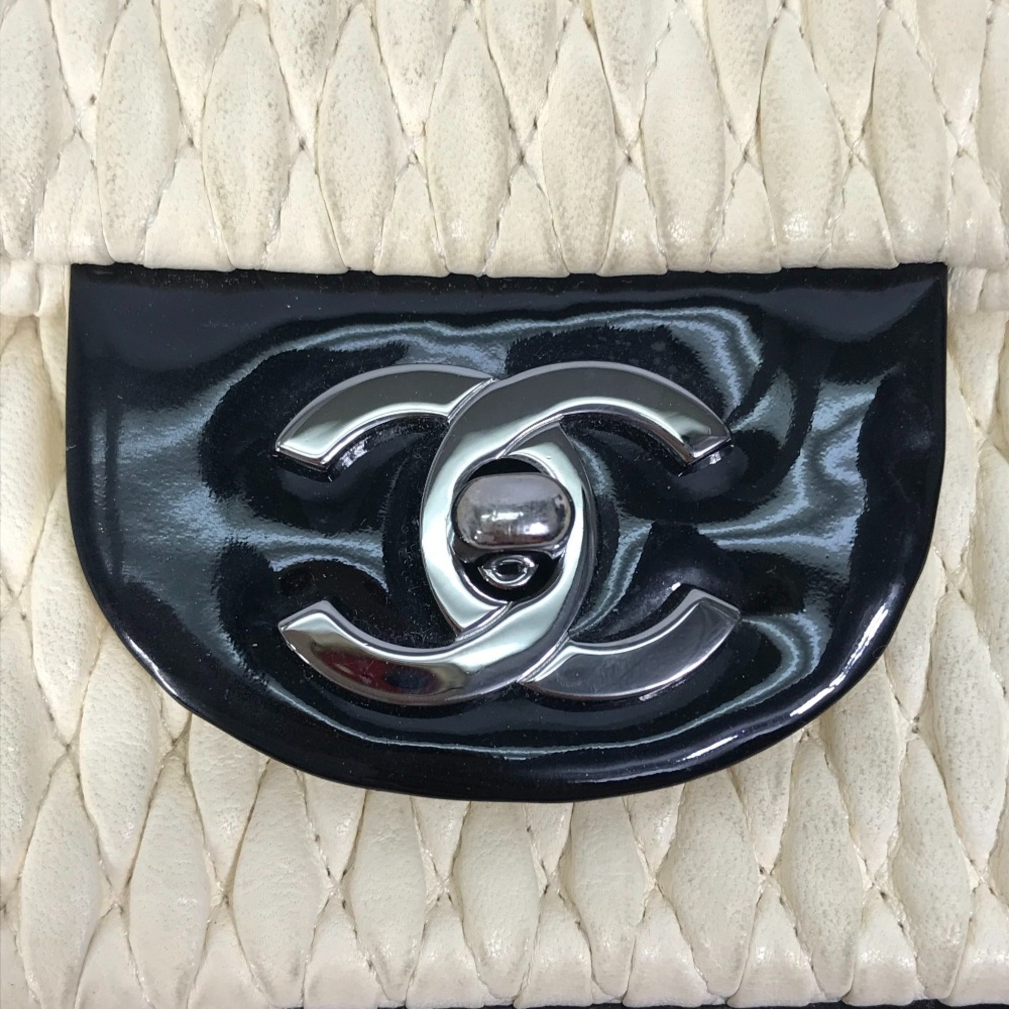 Chanel White Leather Shoulder Bag