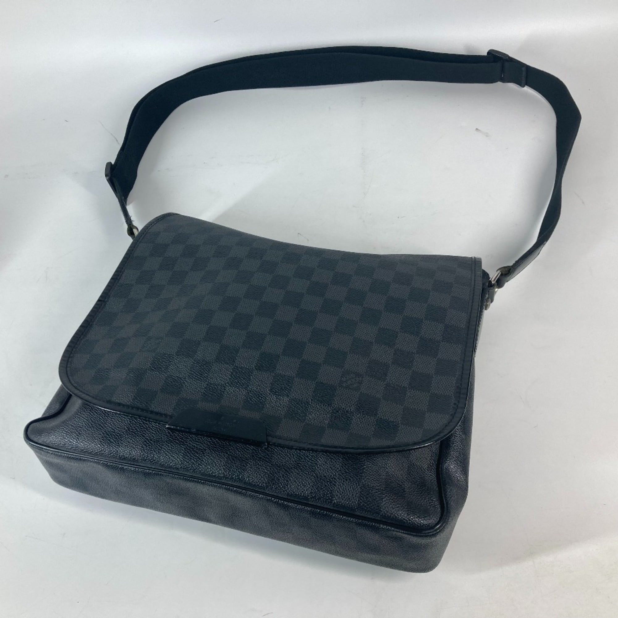 Louis Vuitton Black Damier Graphite Messenger Bag Shoulder Bag