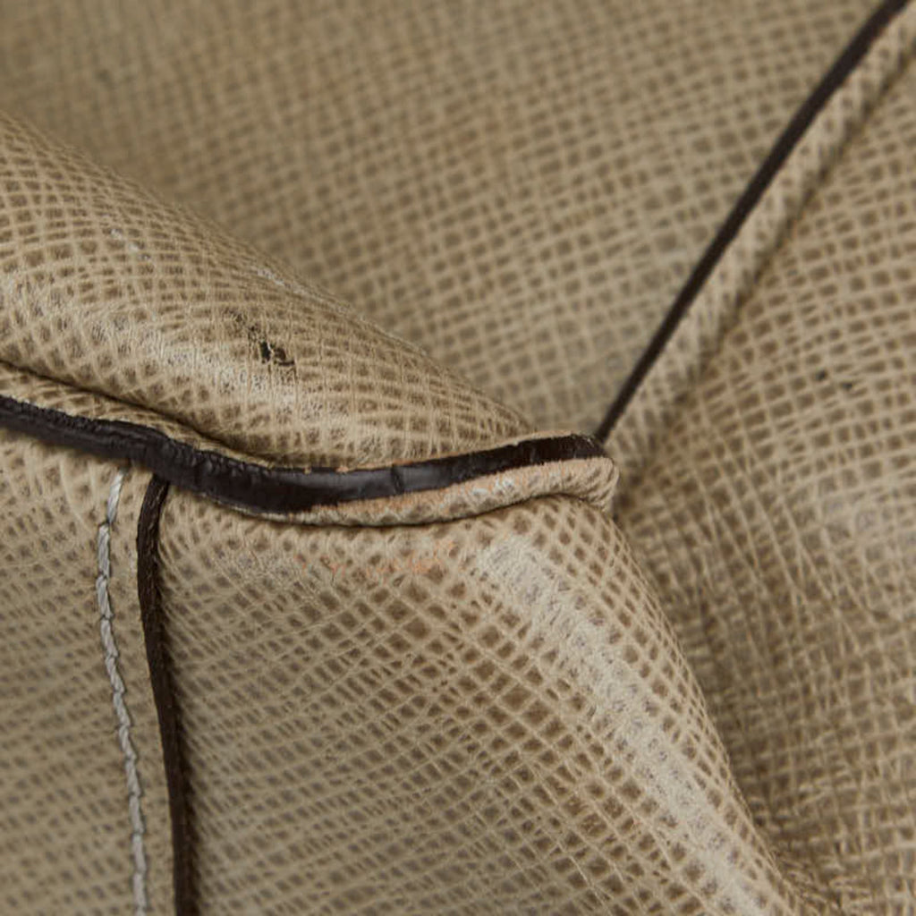 Louis Vuitton Taiga Beige Polaire Taiga Leather Shoulder Bag