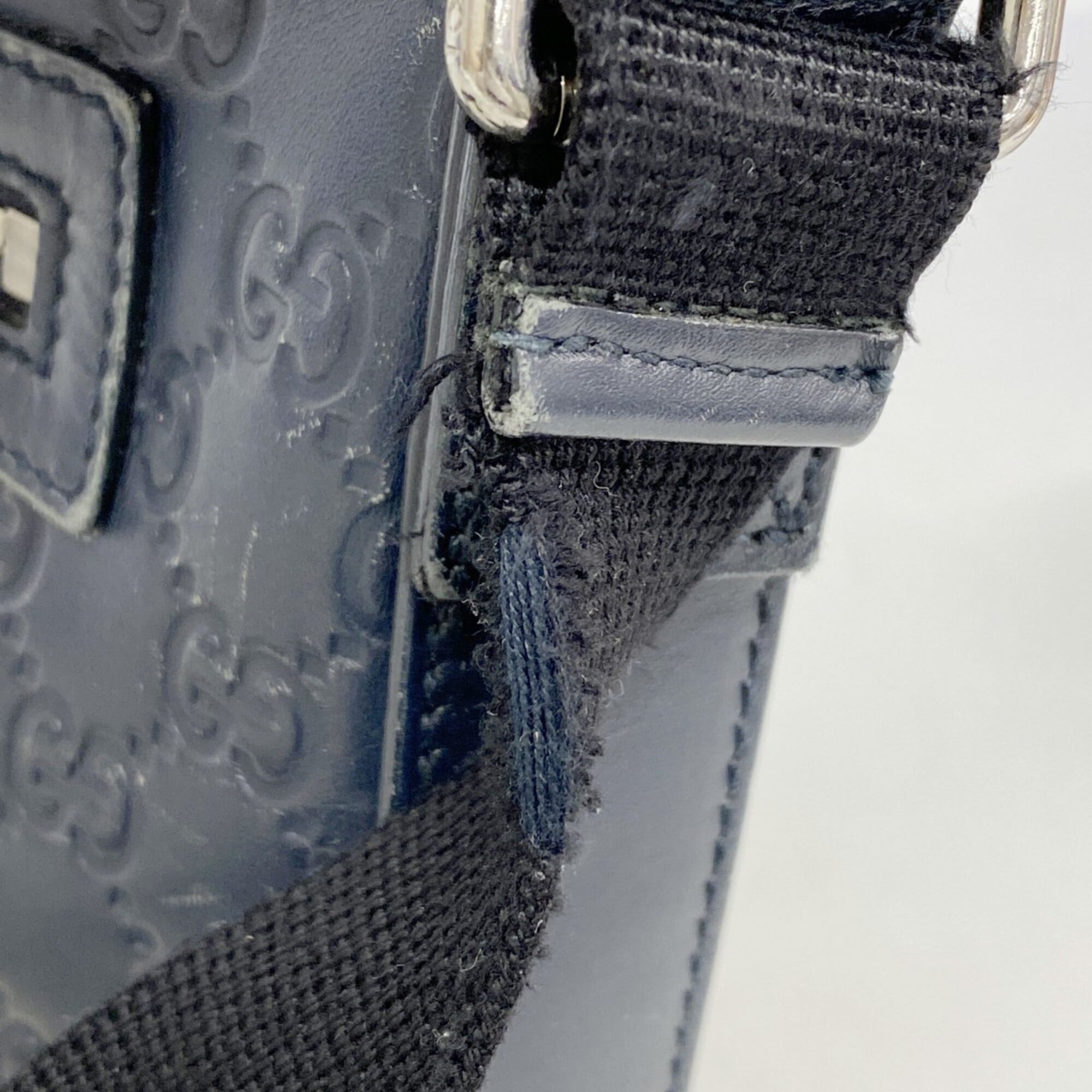 Gucci Navy Leather Shoulder Bag (Pre-Owned)
