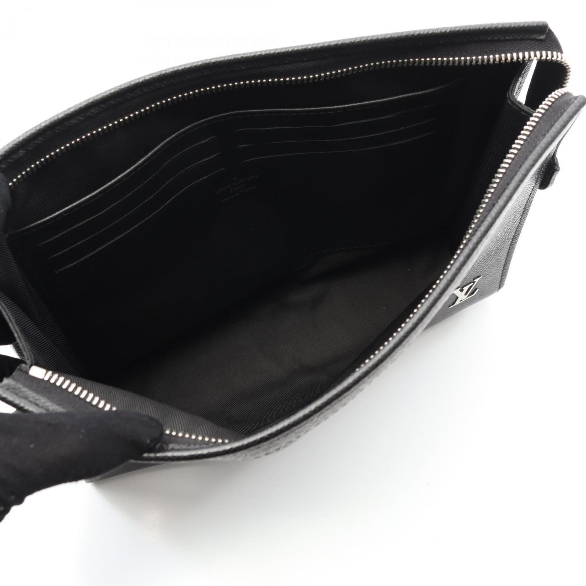 Louis Vuitton Taiga Black Taiga Leather Clutch Bag Pochette