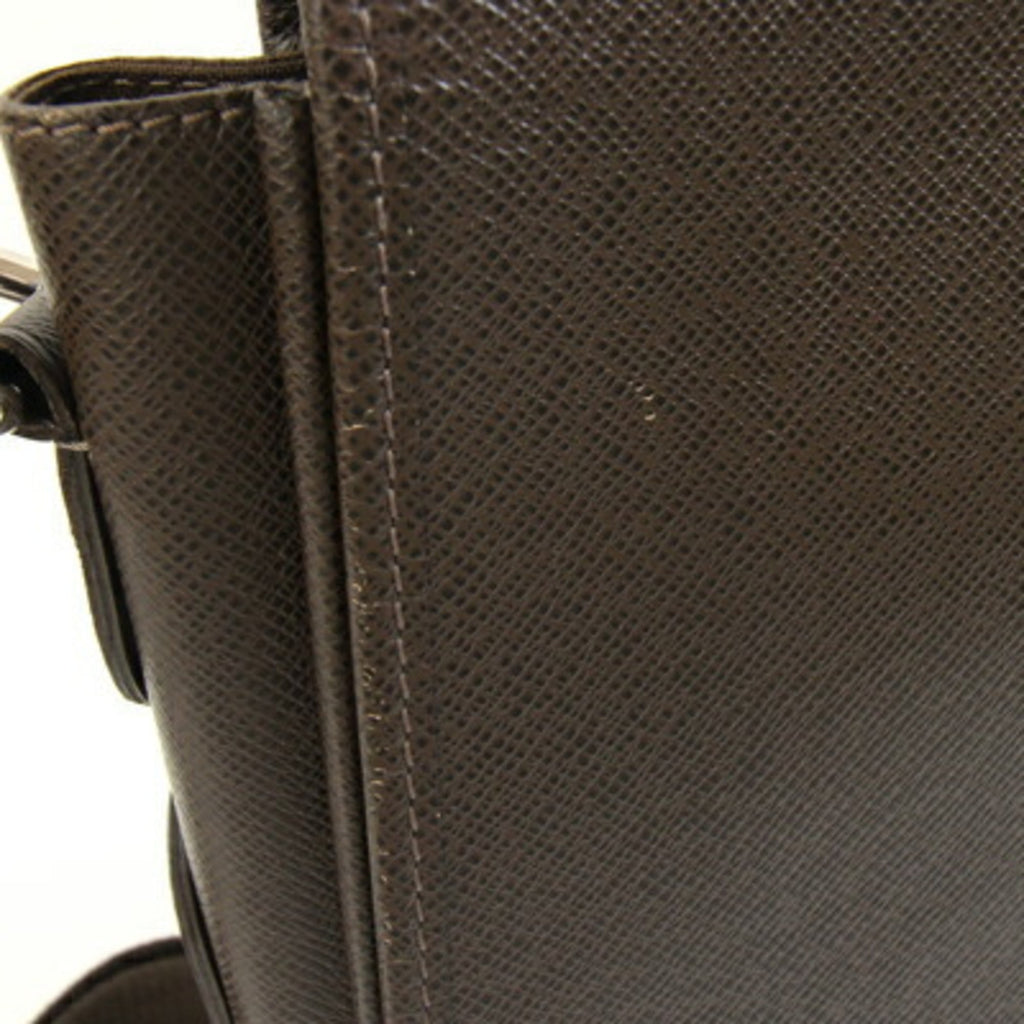 Louis Vuitton Taiga Brown Grizzly Taiga Leather Handbag Shoulder Bag