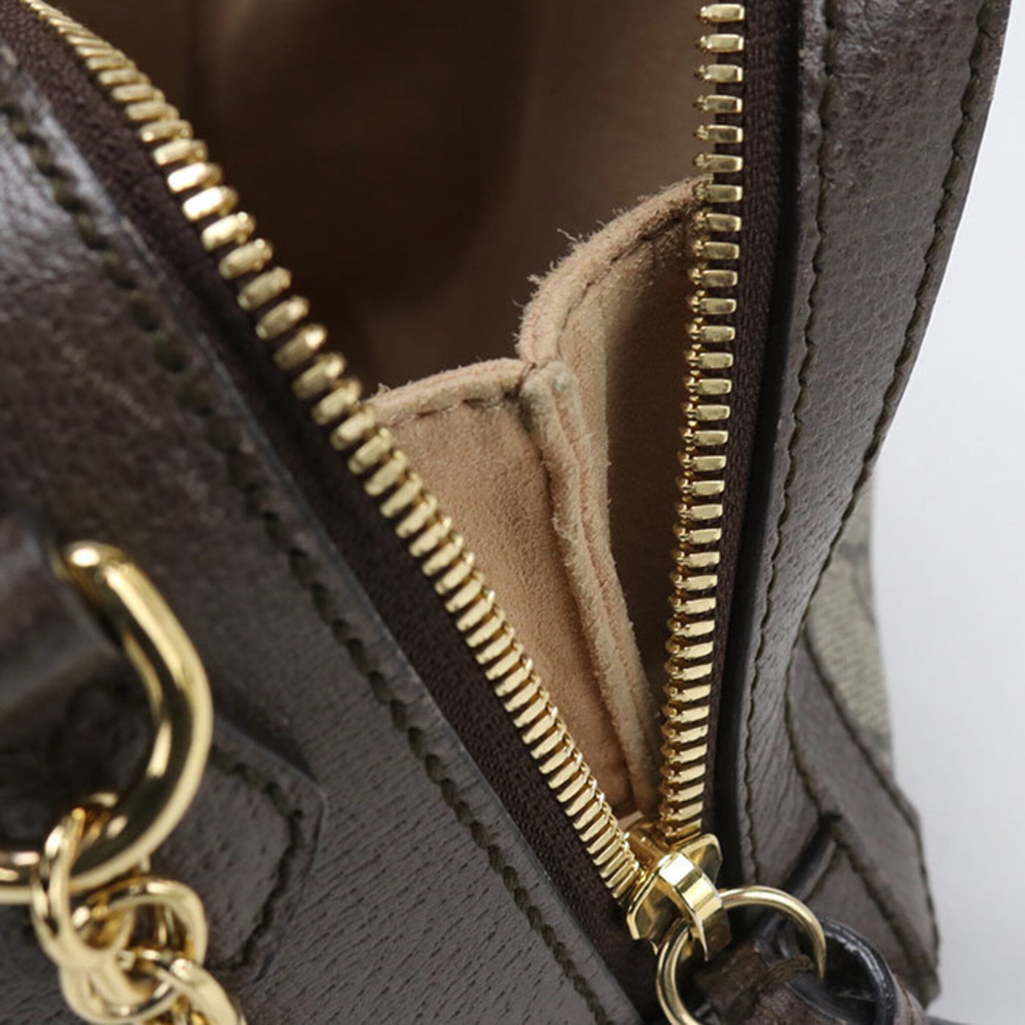 Gucci Brown Leather Shoulder Bag (Pre-Owned)
