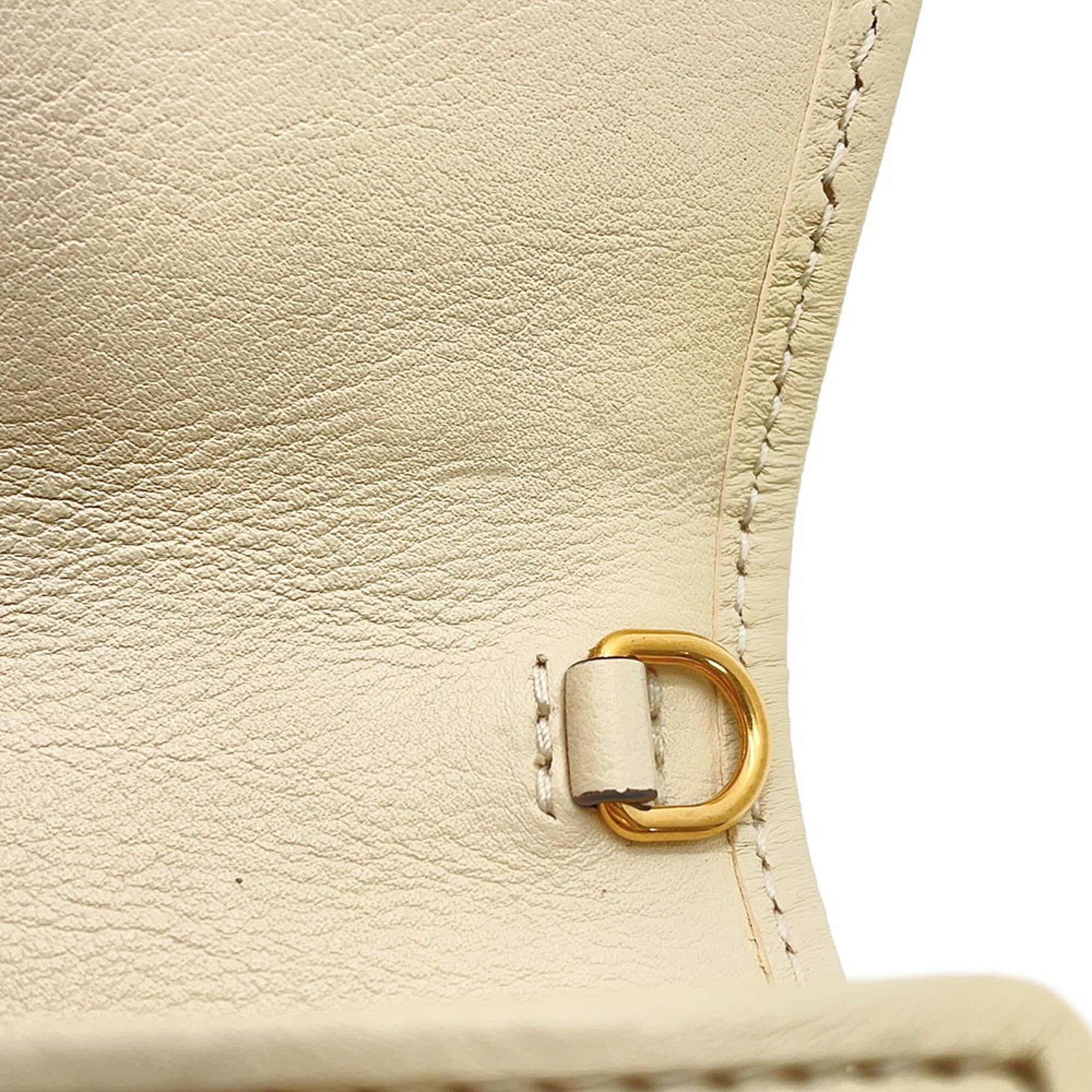 Gucci Off-White White Leather Chain/Shoulder Wallet (Pre-Owned)