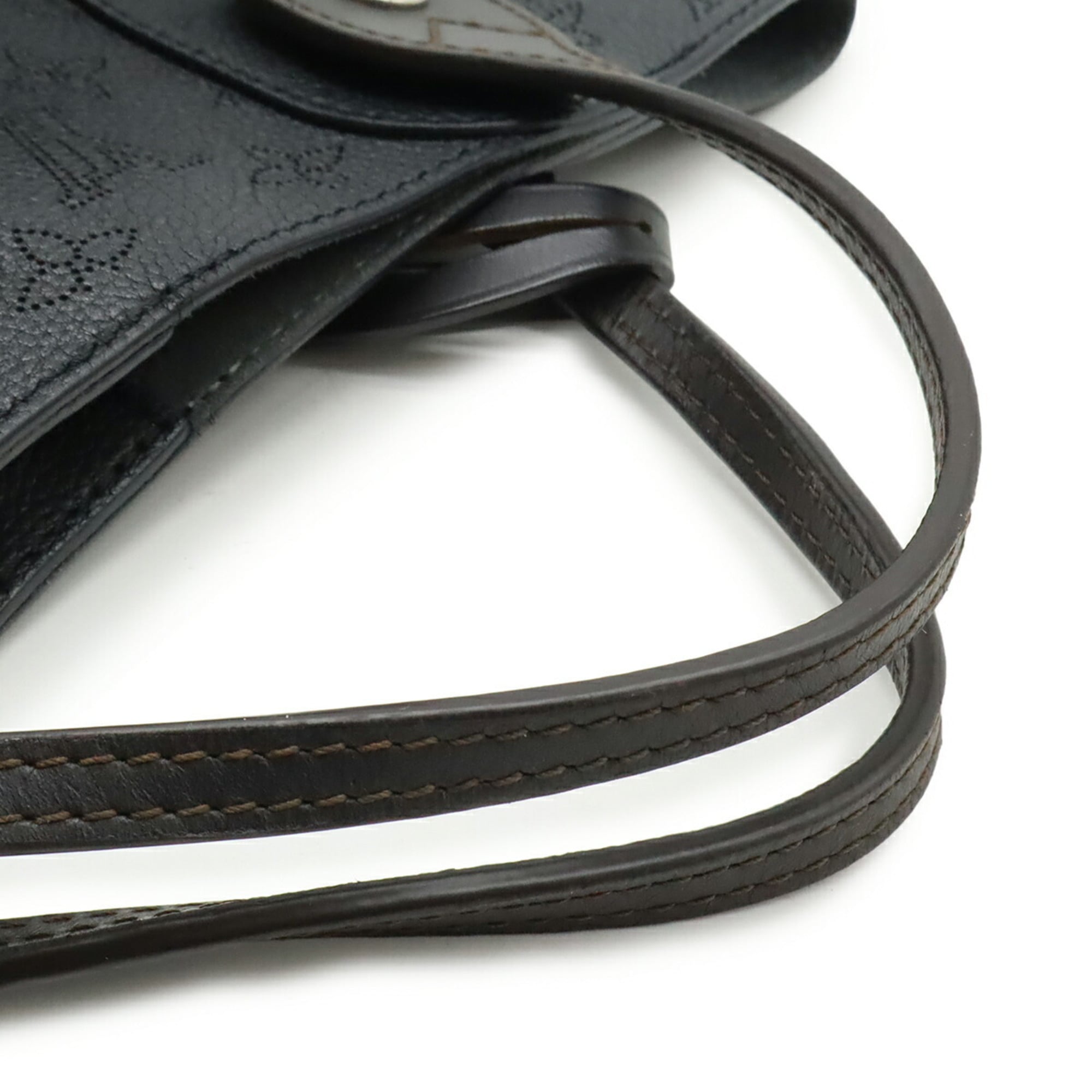 Louis Vuitton Black Noir Mahina Leather Handbag Pouch Shoulder Bag