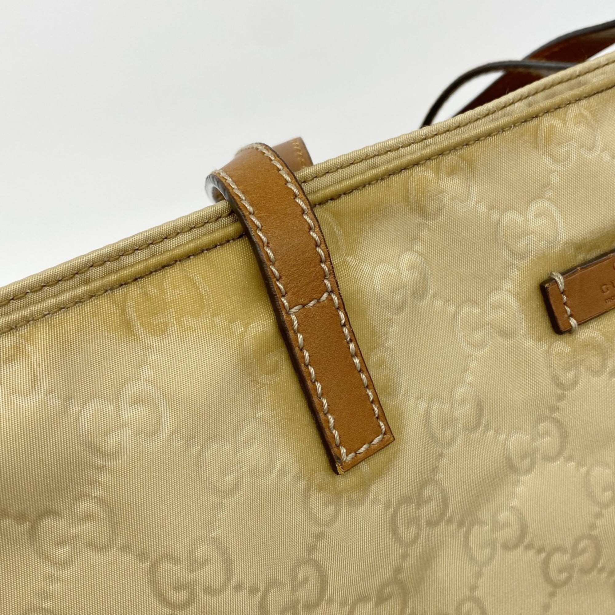 Gucci Beige Nylon Tote Bag (Pre-Owned)