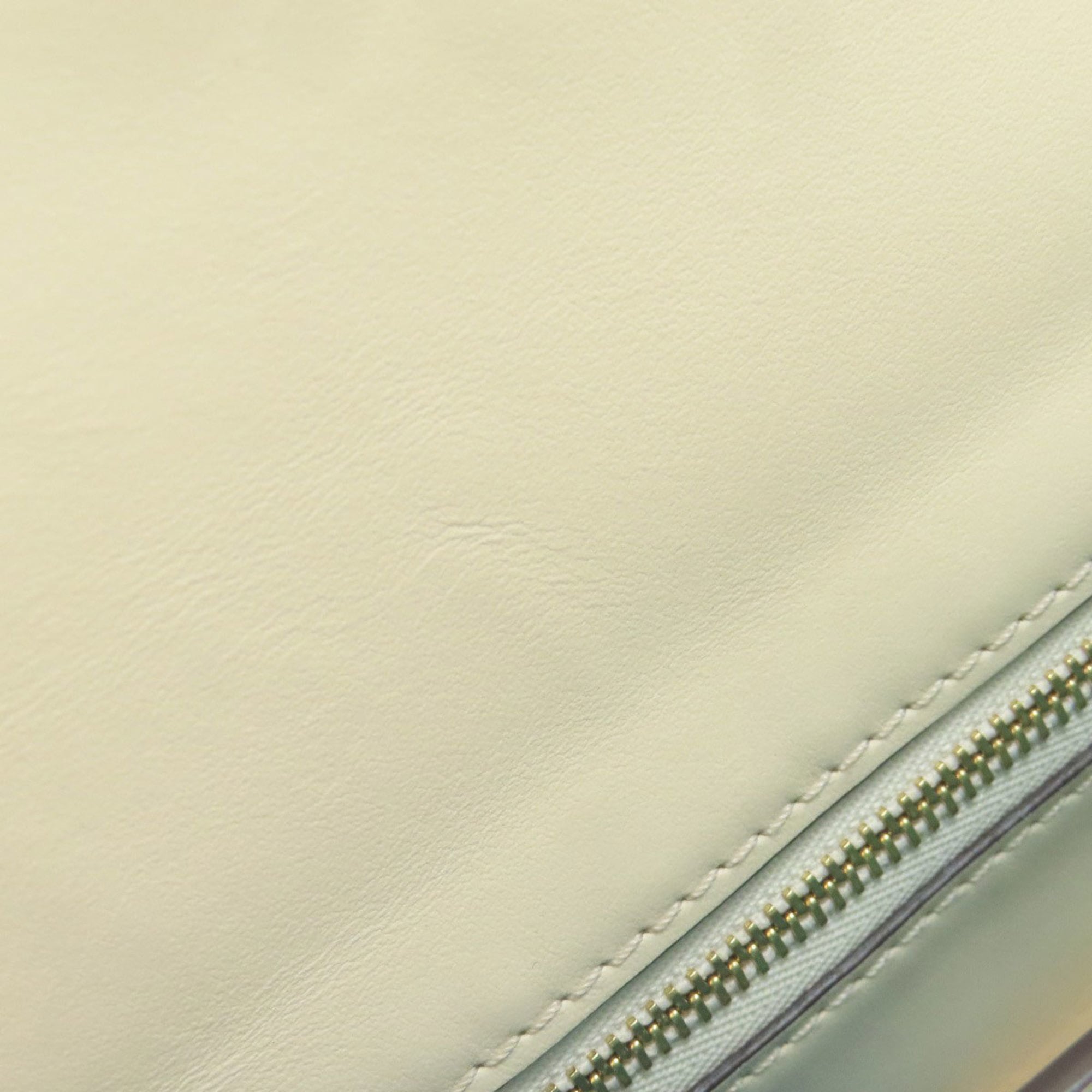 Louis Vuitton Cream Leather Shoulder Bag