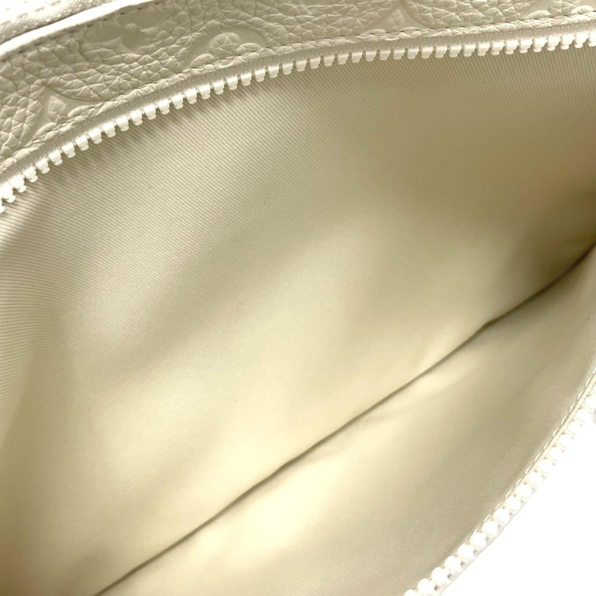 Louis Vuitton Blanc White Leather Clutch Bag Pochette
