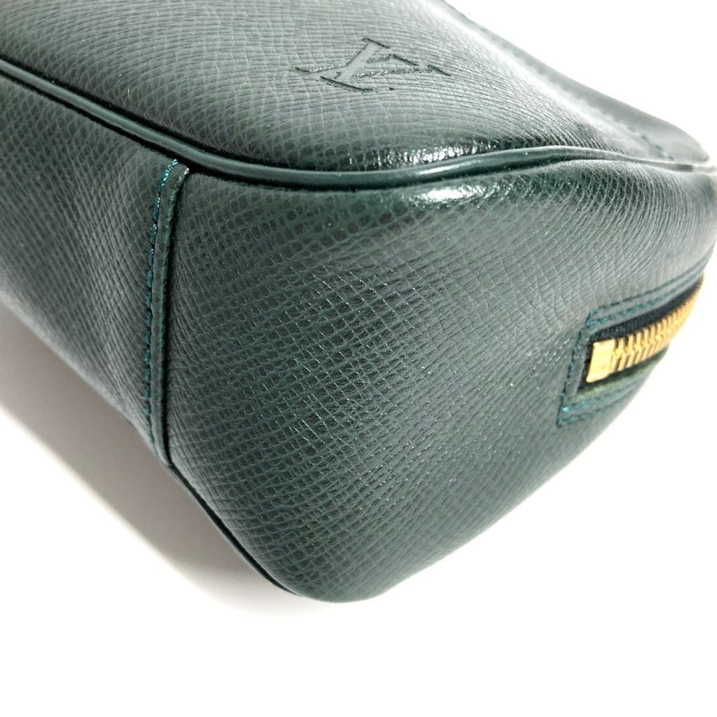 Louis Vuitton Taiga Episea Green Taiga Leather Clutch Bag