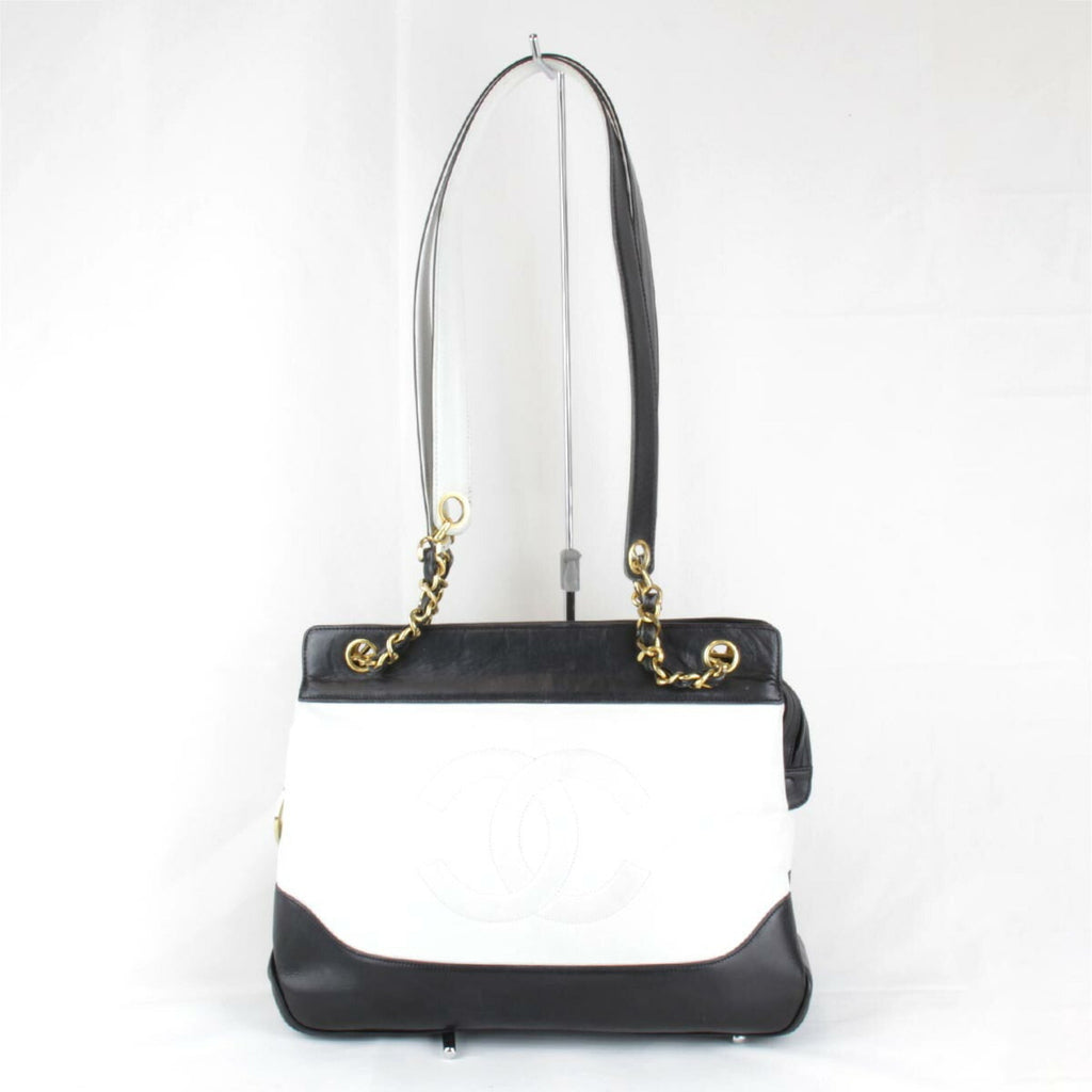 Chanel White Leather Shoulder Bag