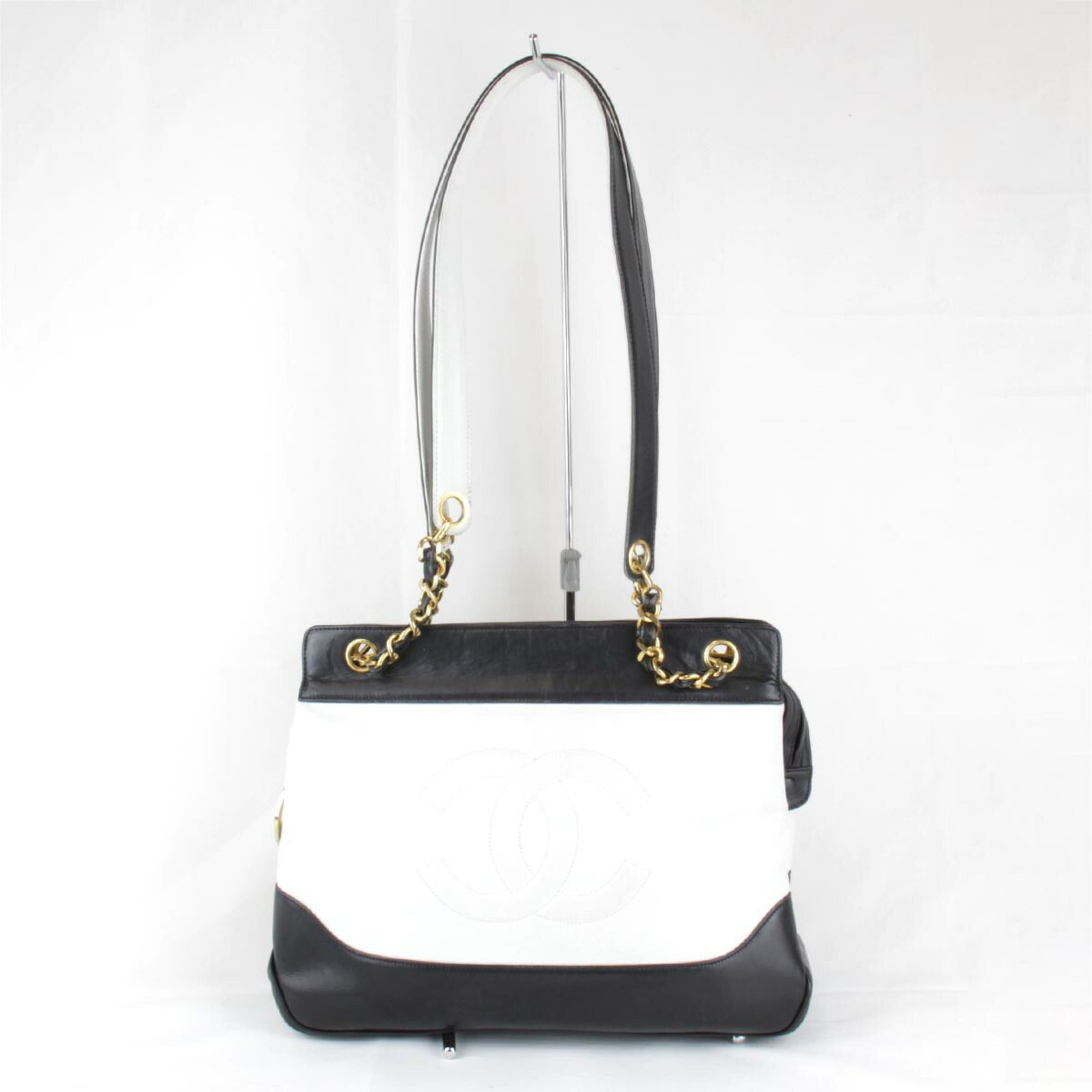 Chanel White Leather Shoulder Bag