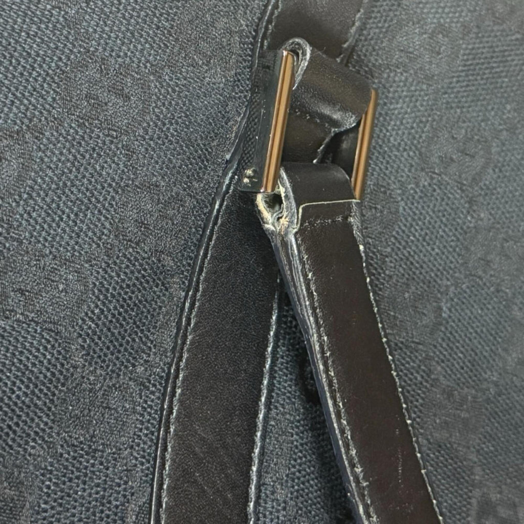 Gucci Gg Canvas Black Gg Canvas Shoulder Bag (Pre-Owned)