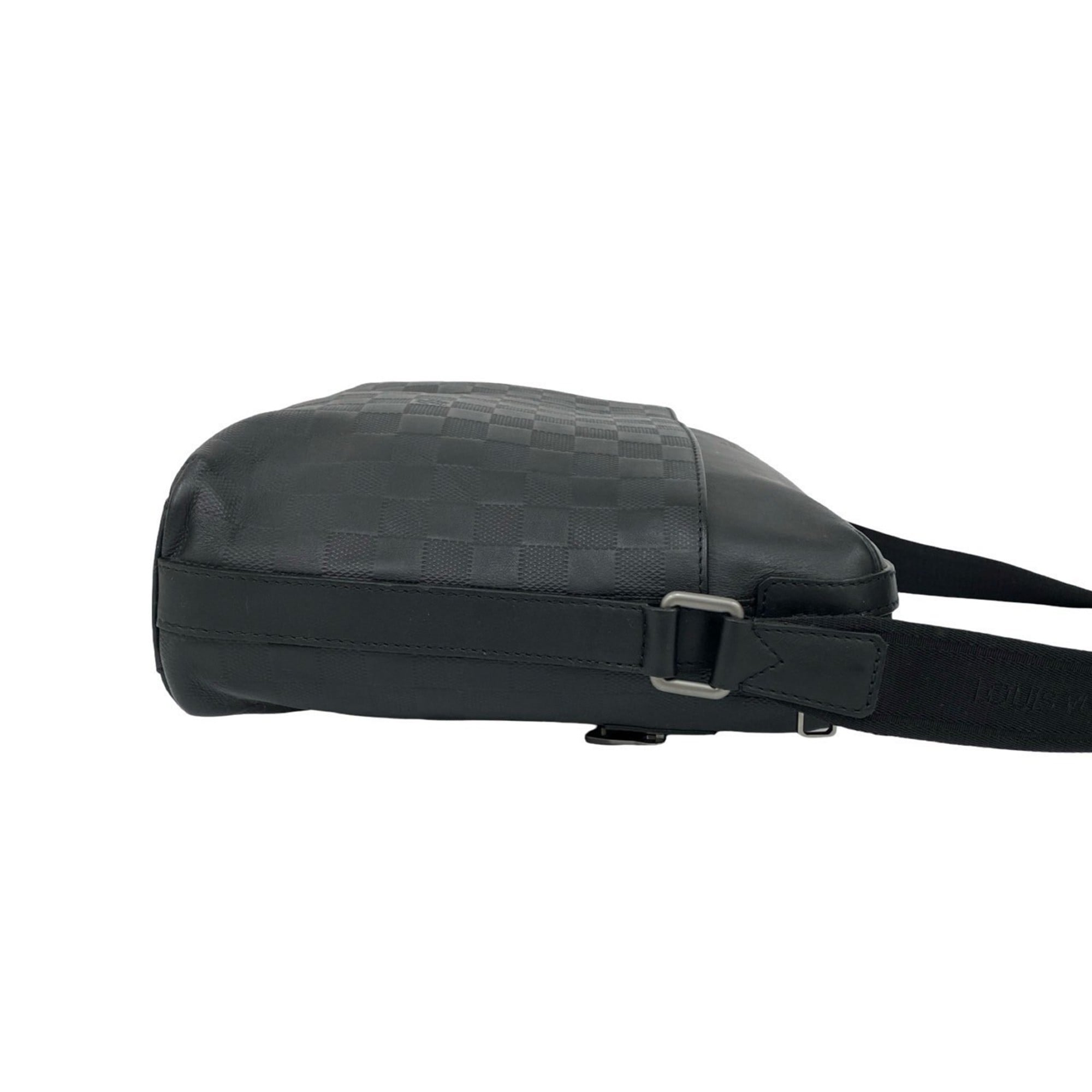 Louis Vuitton Black Leather Pochette Shoulder Bag