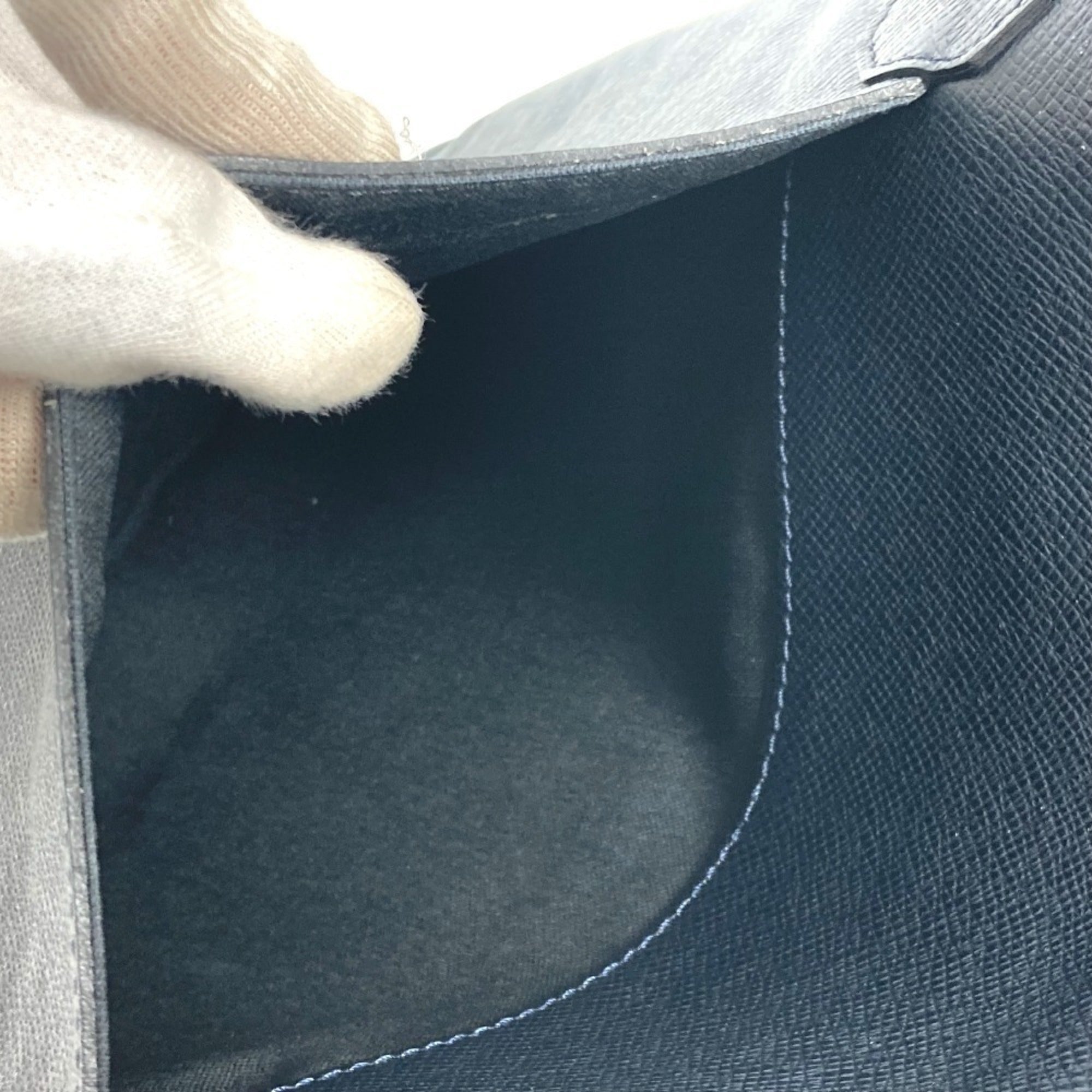 Louis Vuitton Boreal Navy Taiga Leather Shoulder Bag