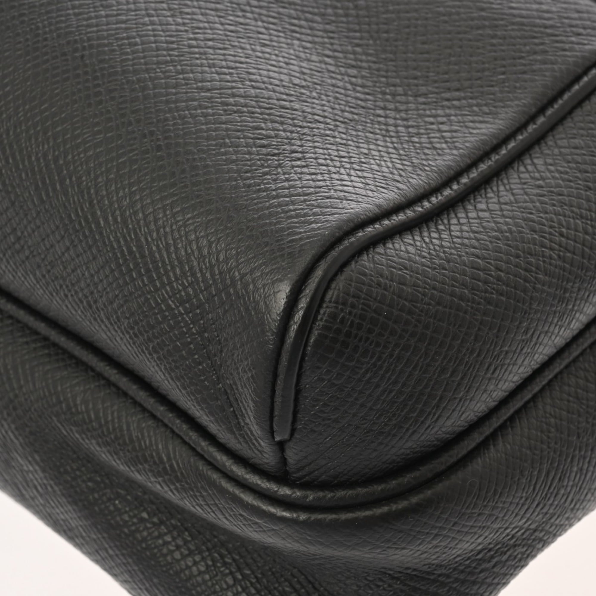 Louis Vuitton Noir Leather Shoulder Bag