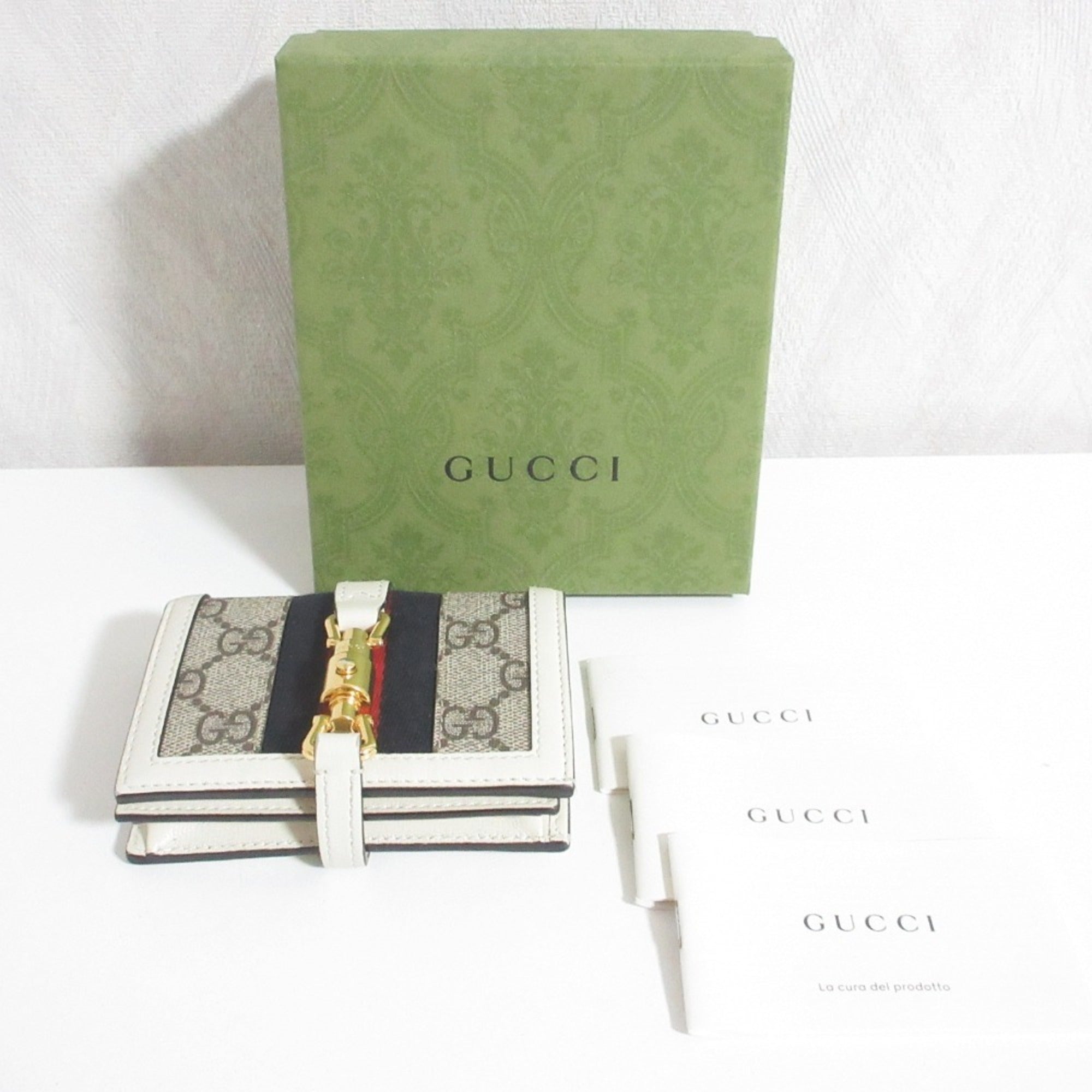 Gucci Grayish White Wallet (Bi-Fold) (Pre-Owned)