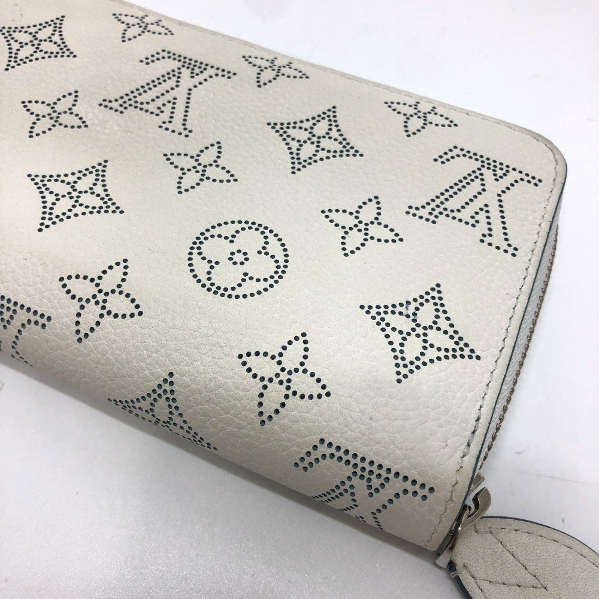 Louis Vuitton White Mahina Leather Long Wallet