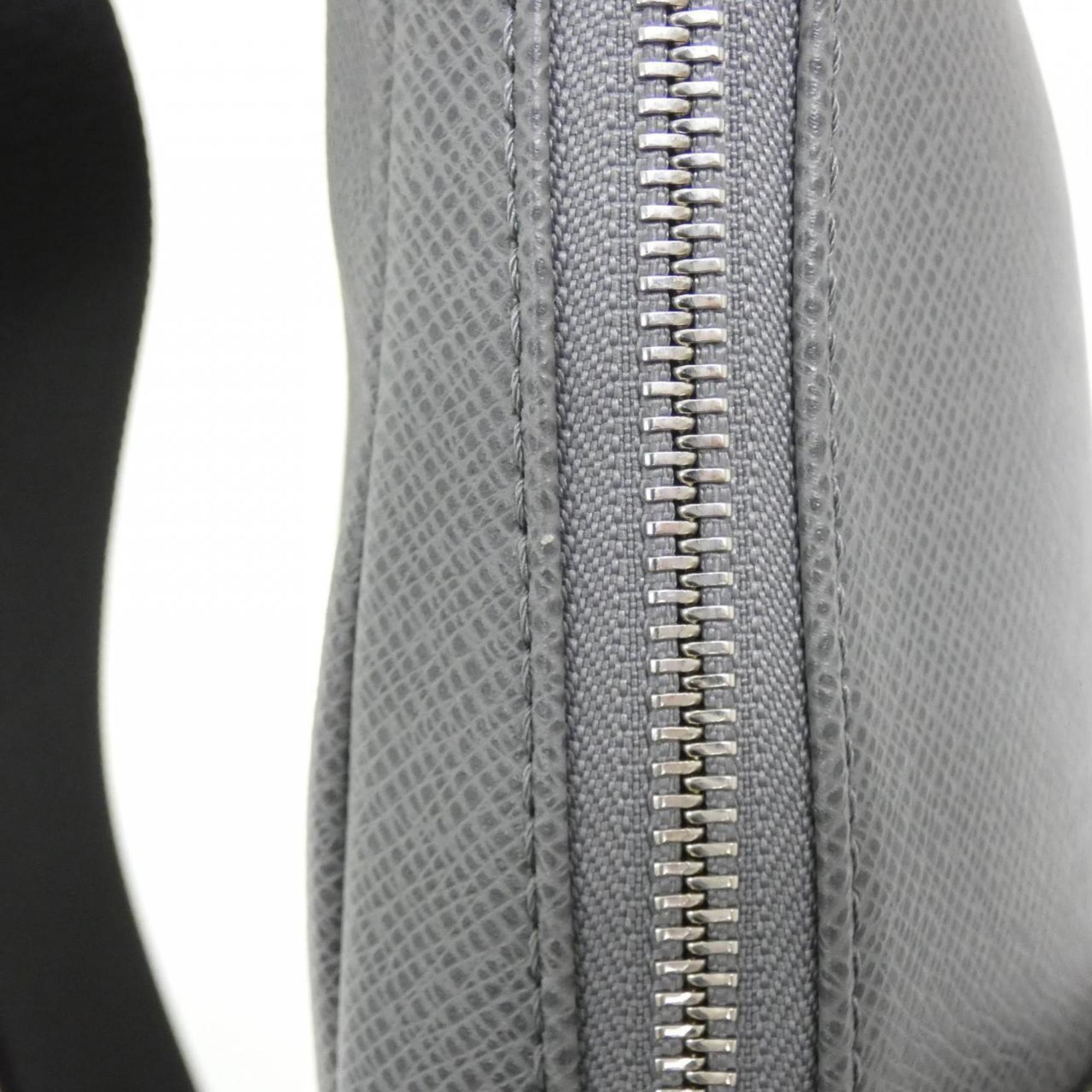 Louis Vuitton Gris Leather Shoulder Bag