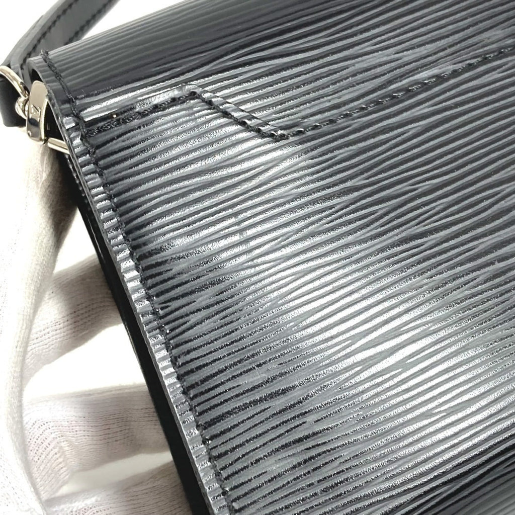 Louis Vuitton Epi Black Noir Epi Leather Clutch Bag Pochette Shoulder Bag