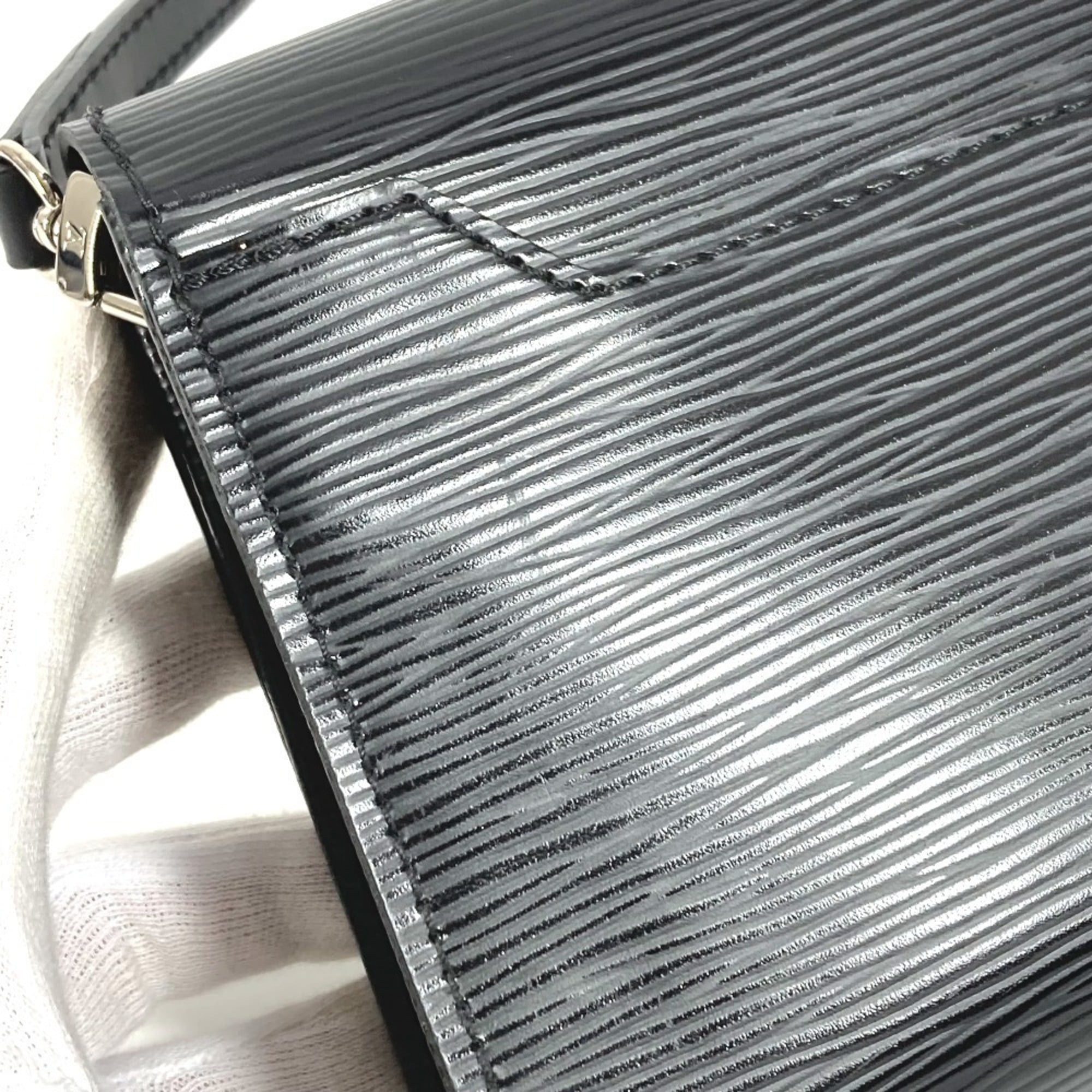 Louis Vuitton Epi Black Noir Epi Leather Clutch Bag Pochette Shoulder Bag