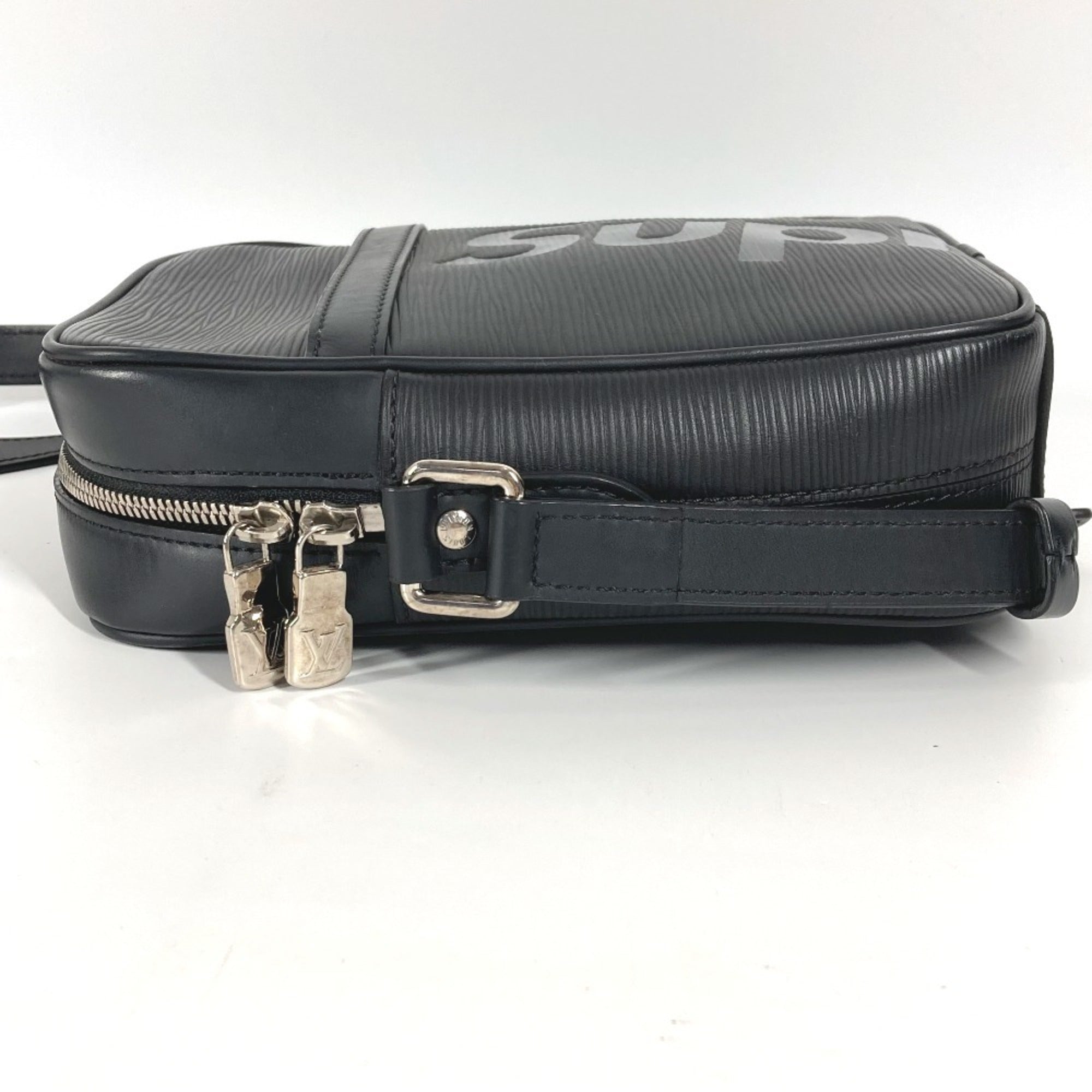 Louis Vuitton Black Epi Leather Pochette Shoulder Bag