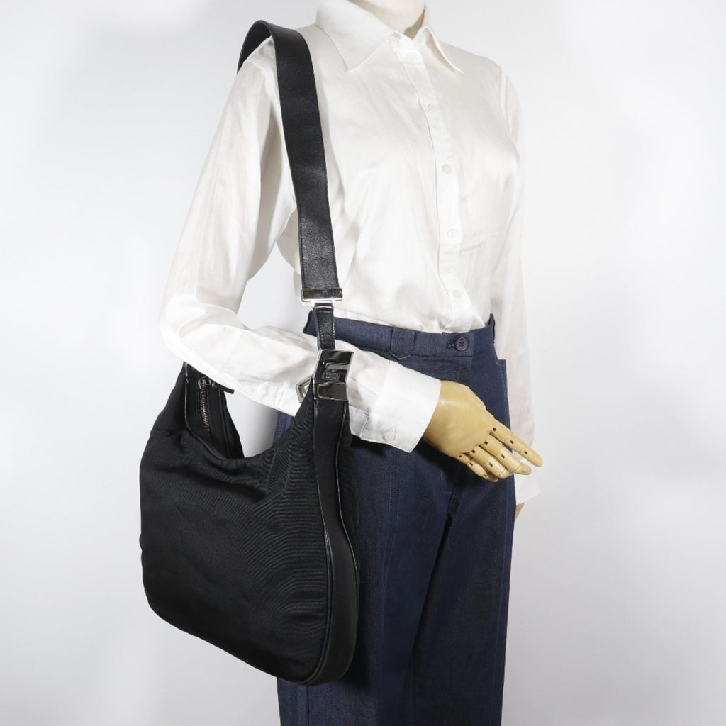 Gucci Black Nylon Canvas Shoulder Bag (Pre-Owned)