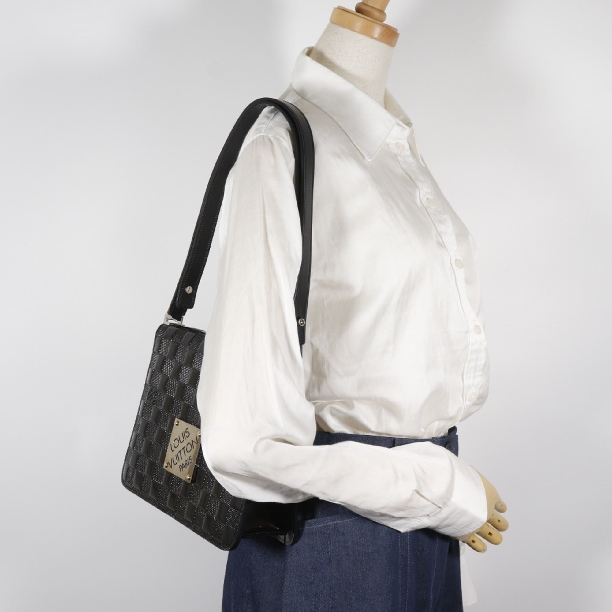 Louis Vuitton Black Noir Vernis Shoulder Bag