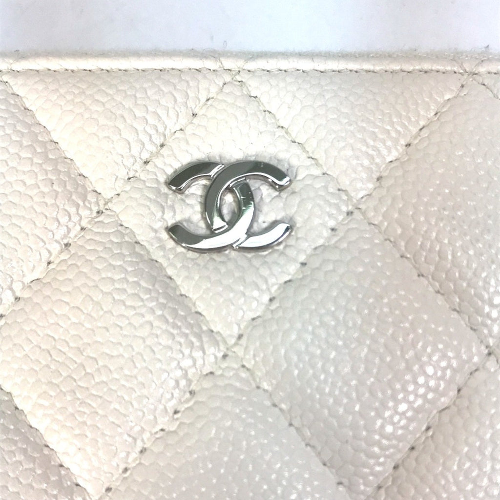 Chanel White Leather Long Wallet (Bi-Fold)