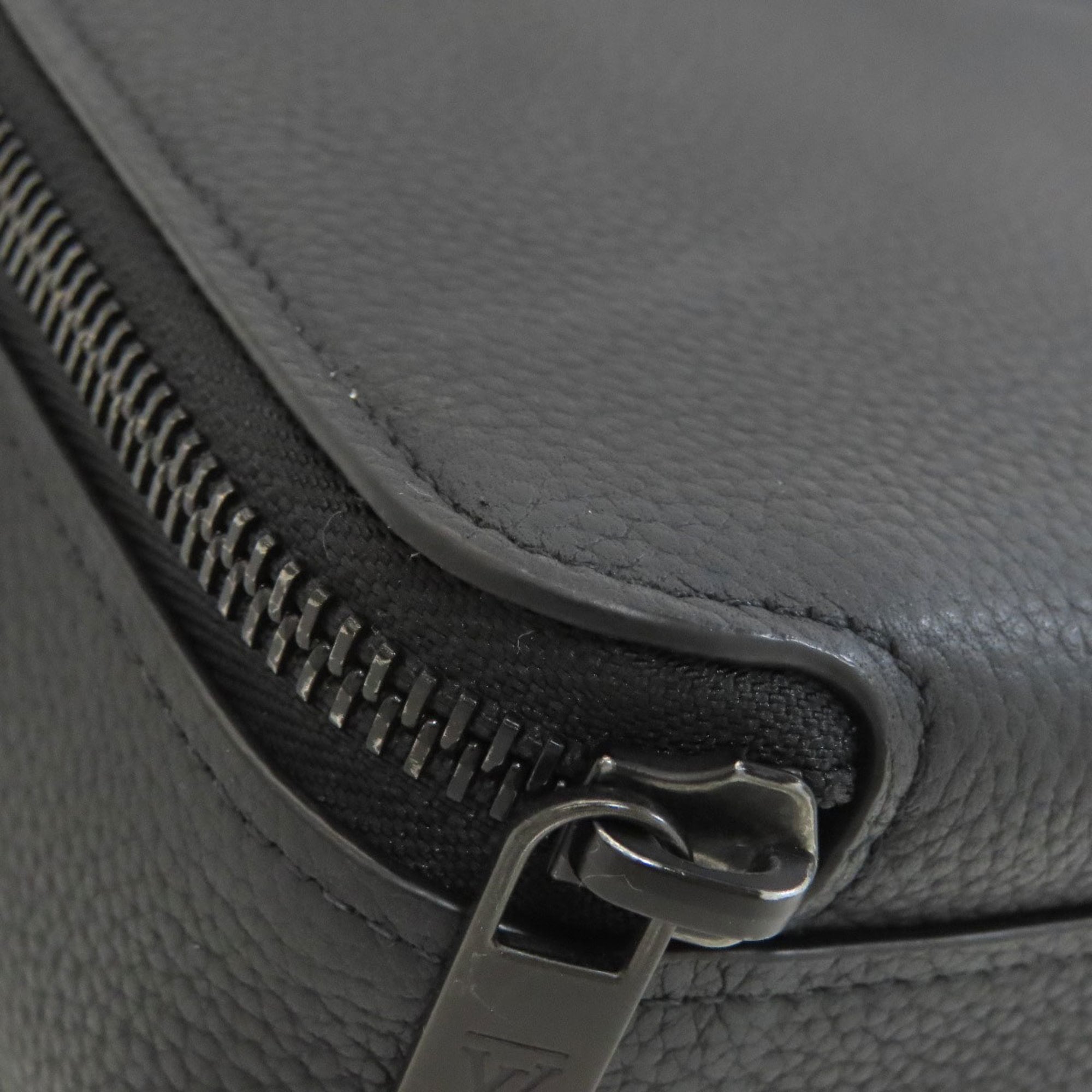 Louis Vuitton Noir Shoulder Bag