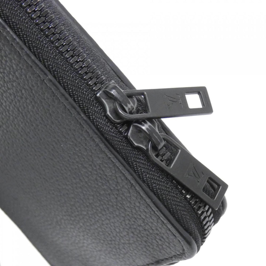 Louis Vuitton Black Leather Shoulder Bag