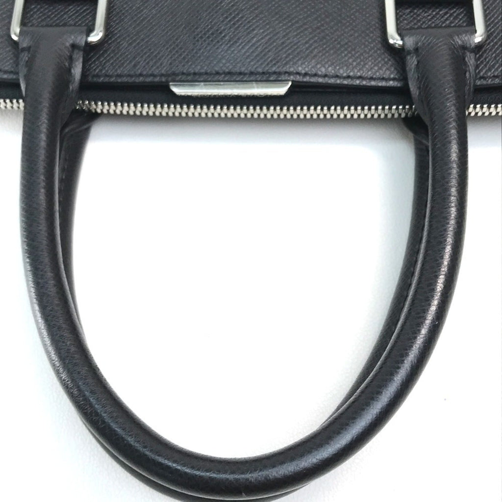 Louis Vuitton Taiga Black Noir Taiga Leather Handbag Shoulder Bag