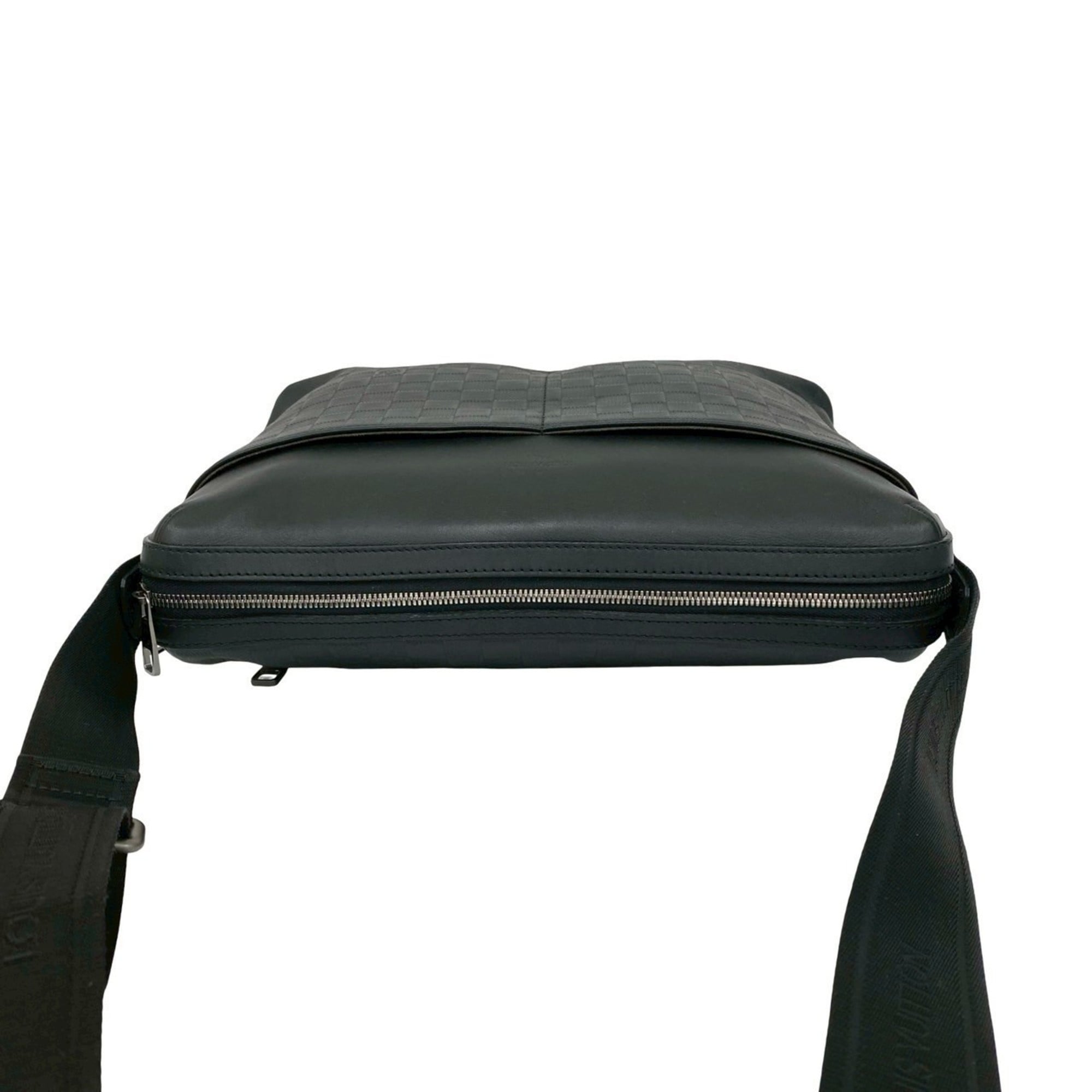 Louis Vuitton Black Leather Pochette Shoulder Bag