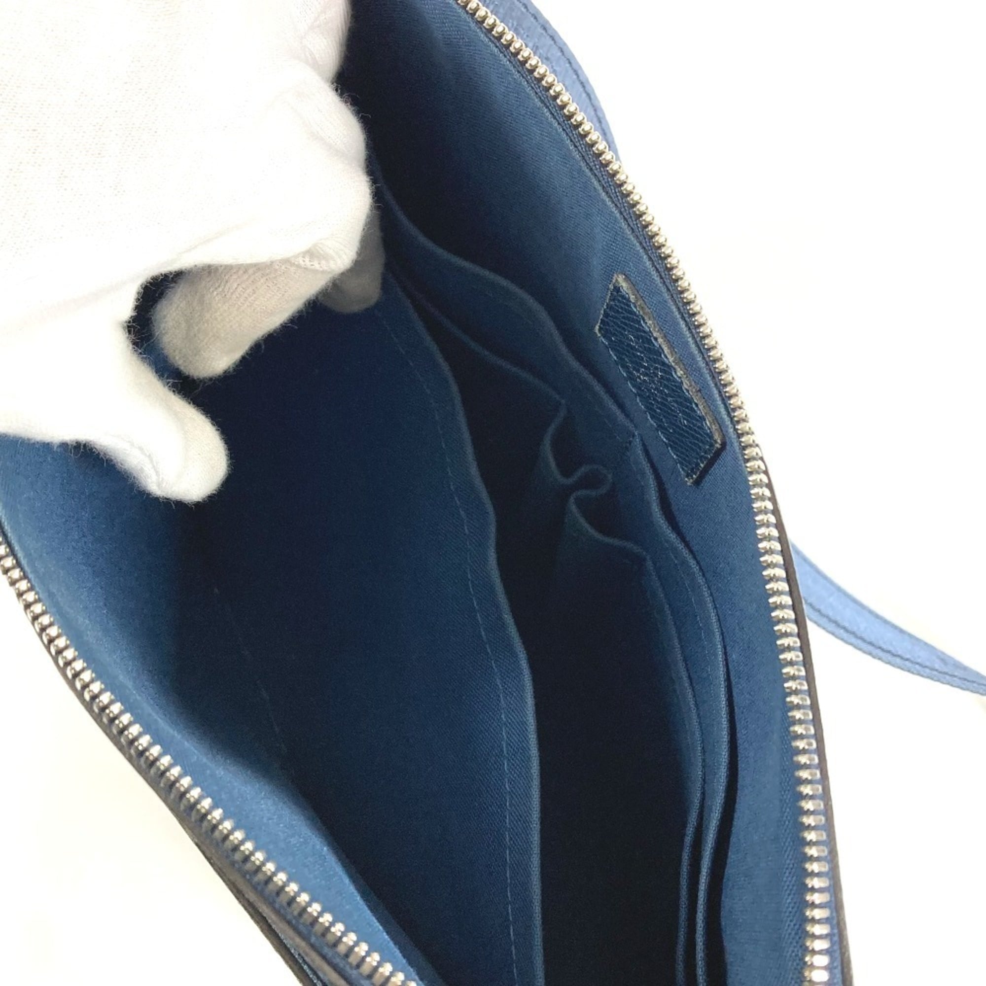 Louis Vuitton Navy Taiga Leather Leather Messenger Bag Shoulder Bag