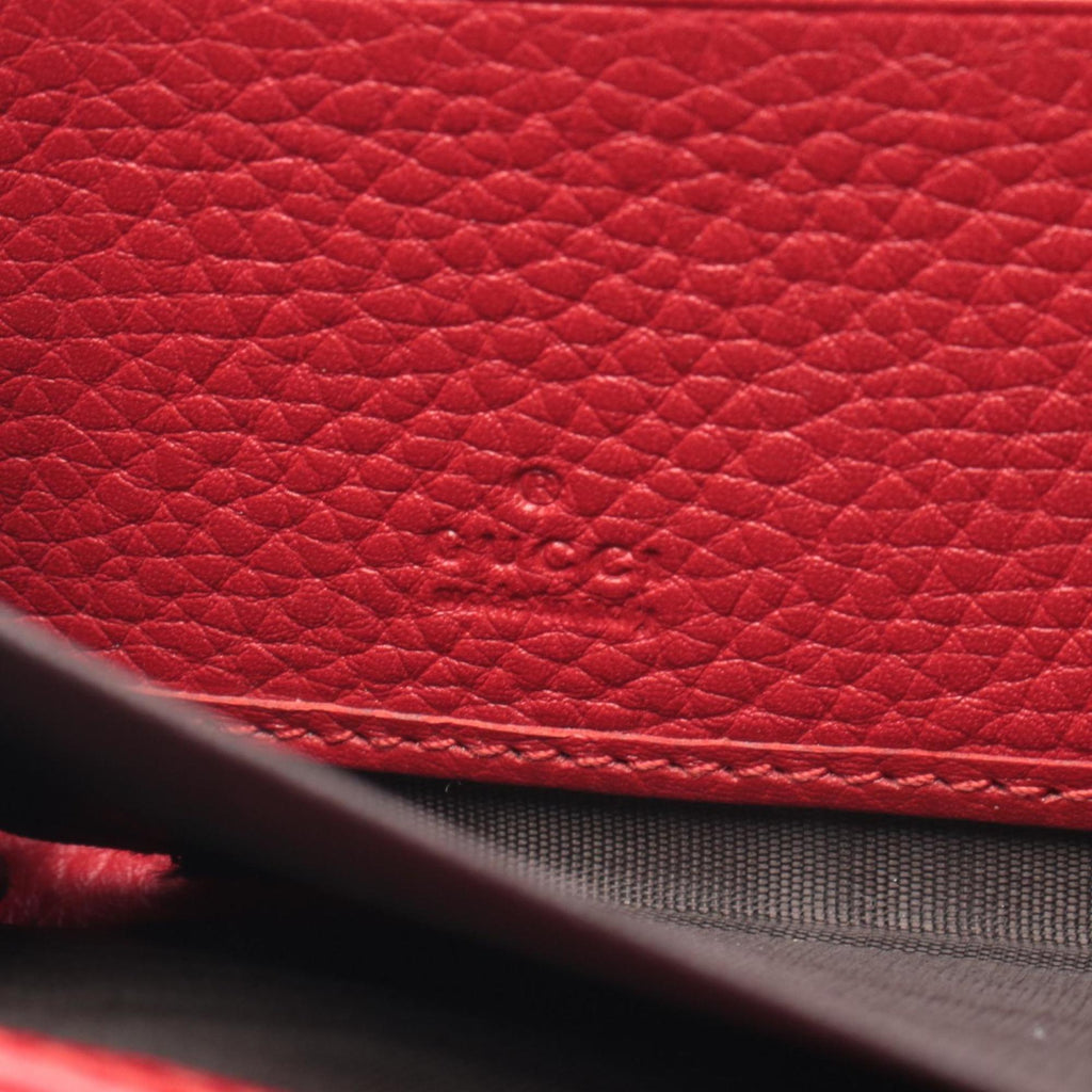 Gucci Red Color Leather Long Wallet (Bi-Fold) (Pre-Owned)