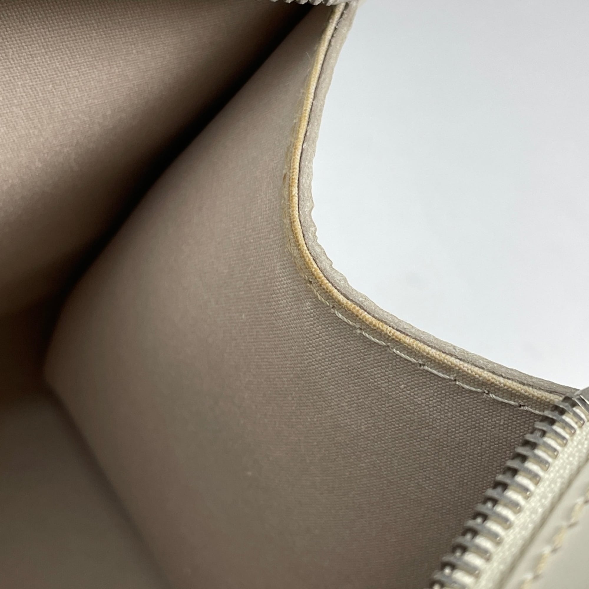 Louis Vuitton Lv Off White Epi Leather Shoulder Bag