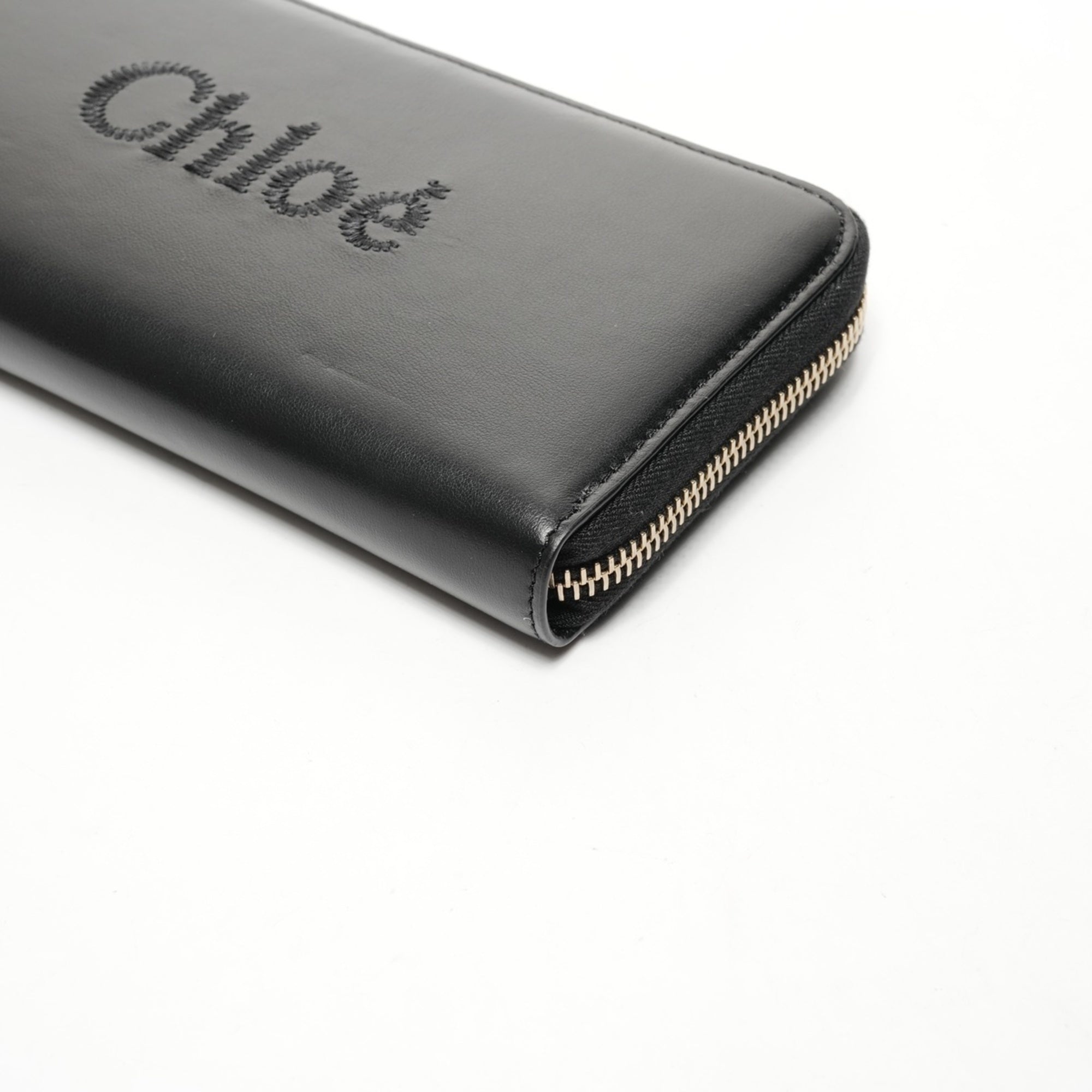 Chloé Black Leather Long Wallet (Bi-Fold) (Pre-Owned)