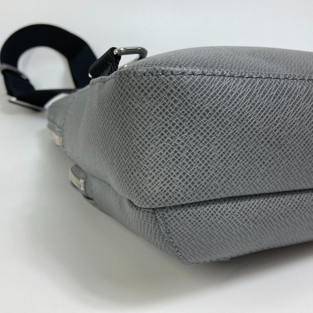 Louis Vuitton Taiga Gray Gris Taiga Leather Shoulder Bag