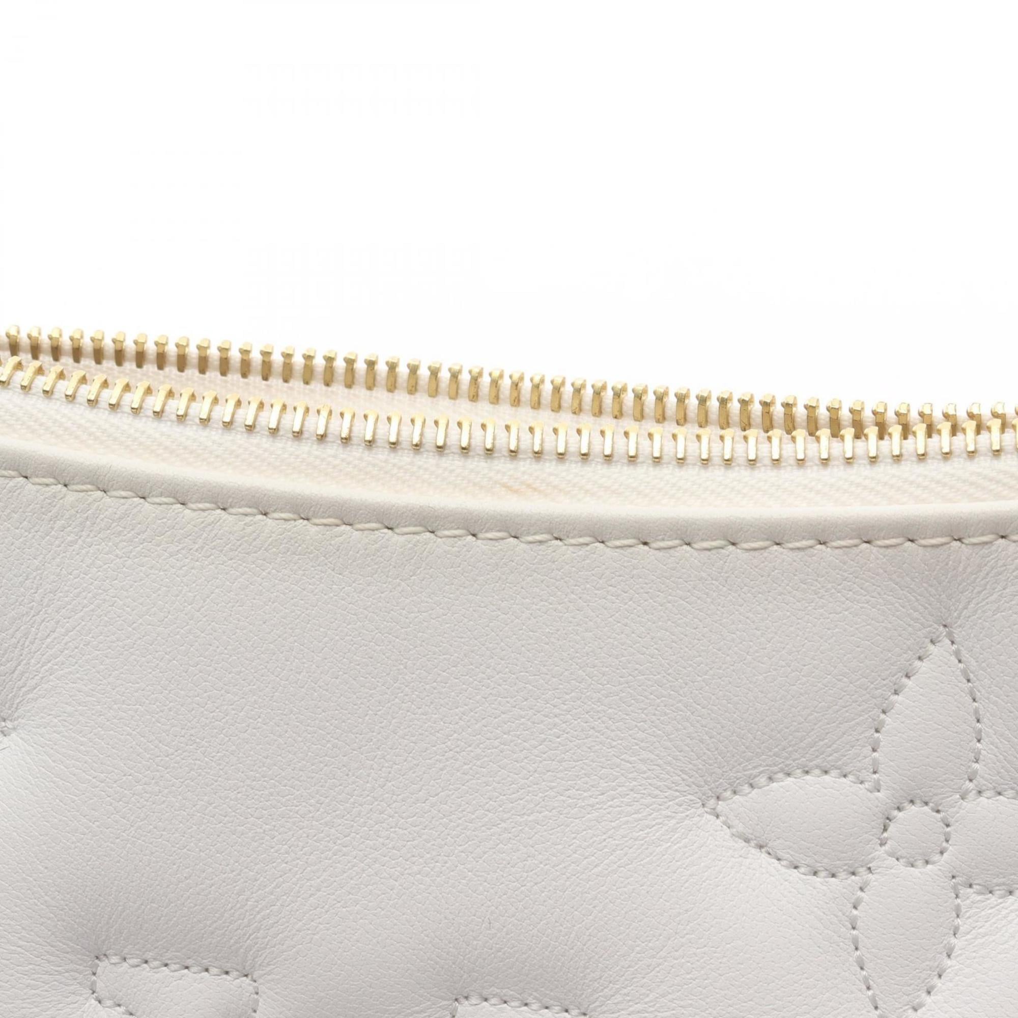 Louis Vuitton White Leather Handbag