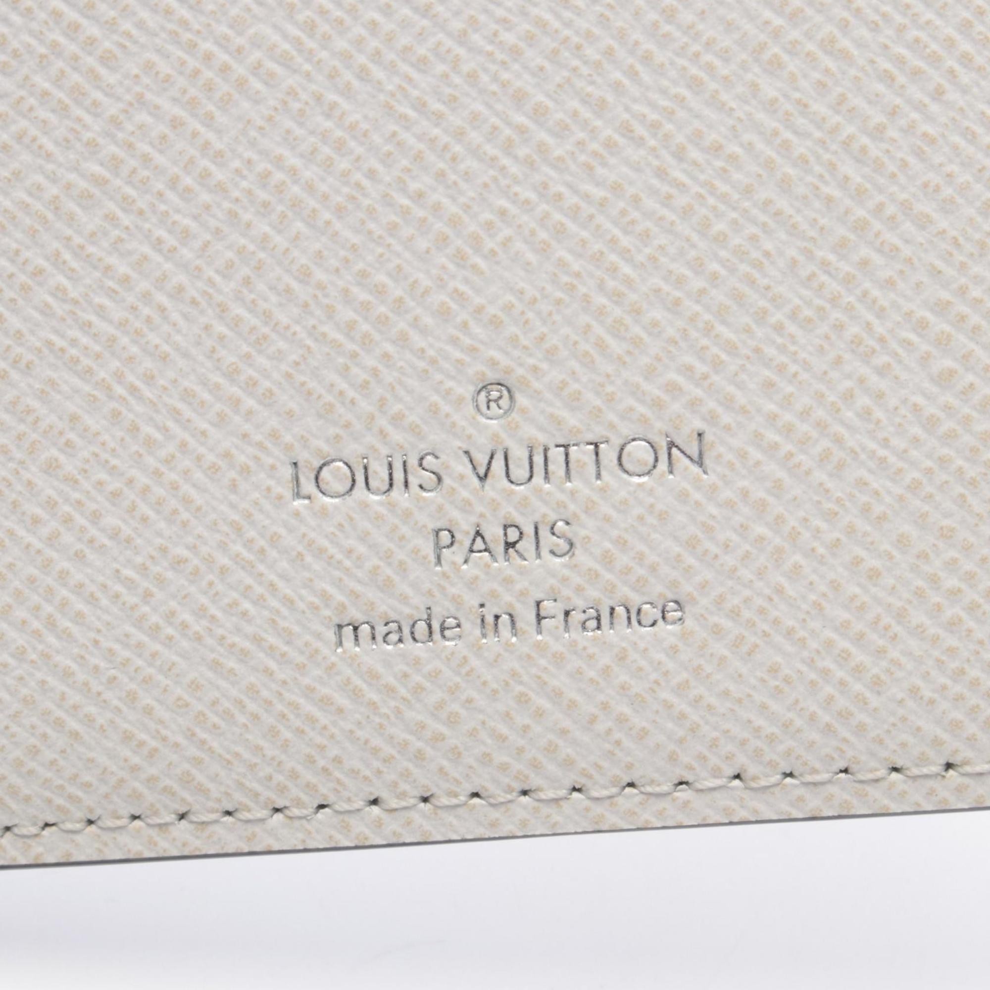 Louis Vuitton Blanc Gray Taigarama Long Wallet