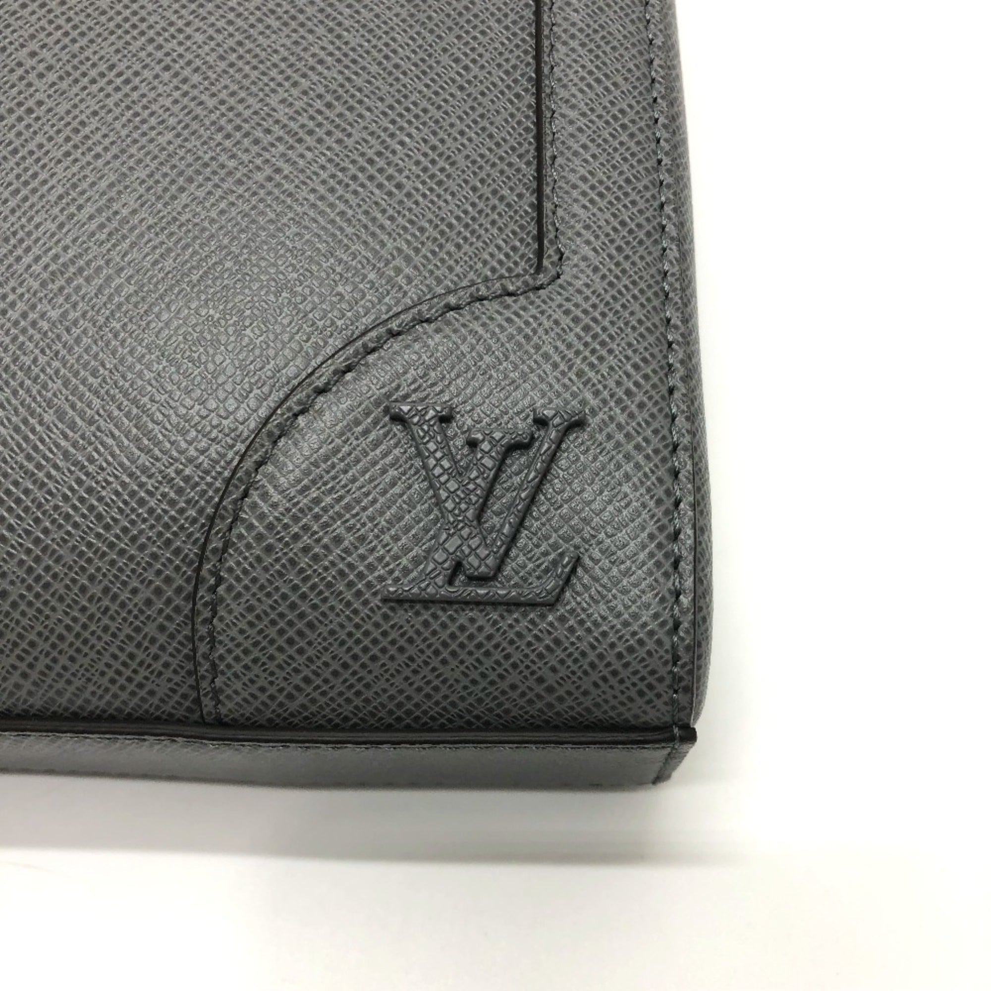 Louis Vuitton Taiga Gray Taiga Leather Briefcase