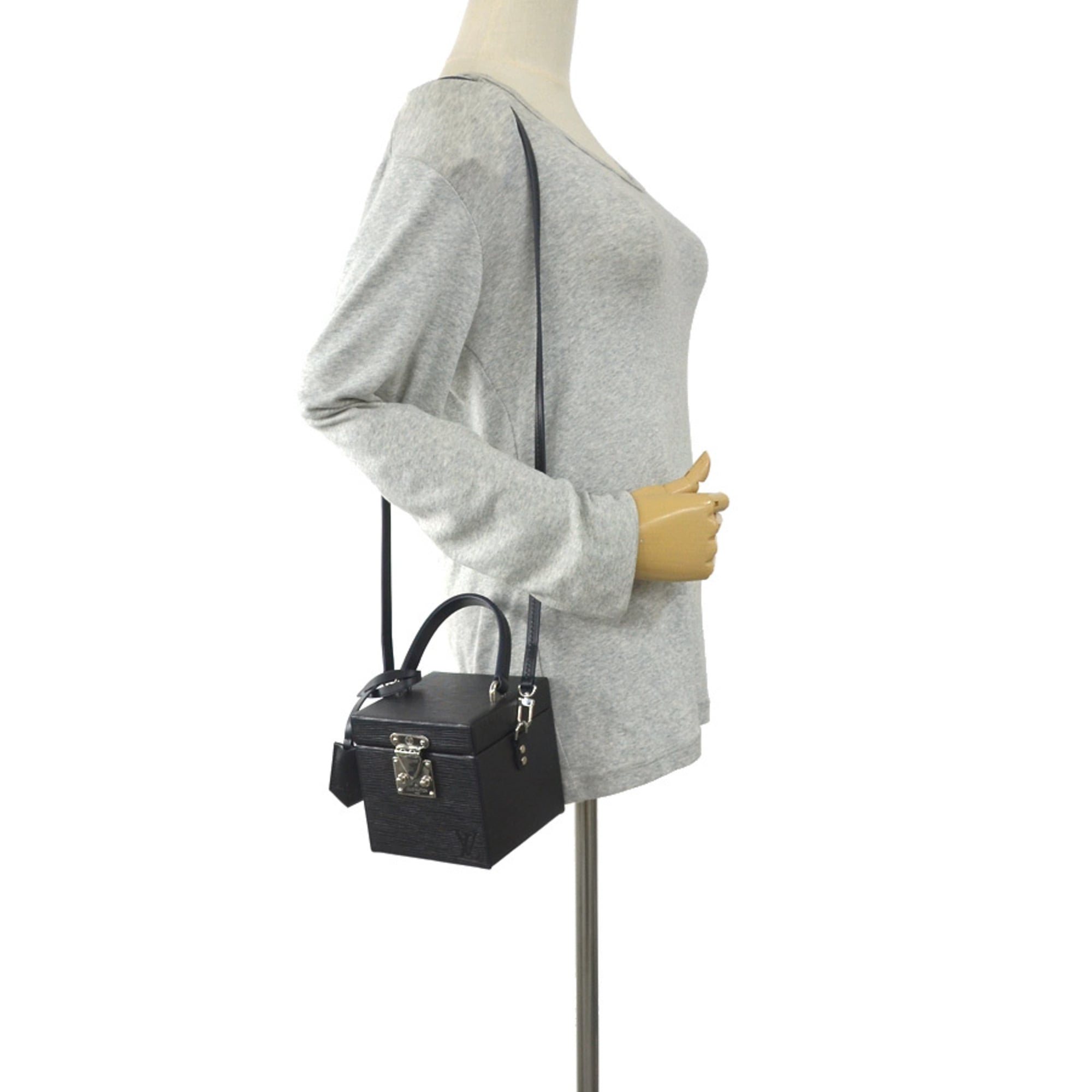 Louis Vuitton Noir Epi Leather Shoulder Bag Vanity Bag