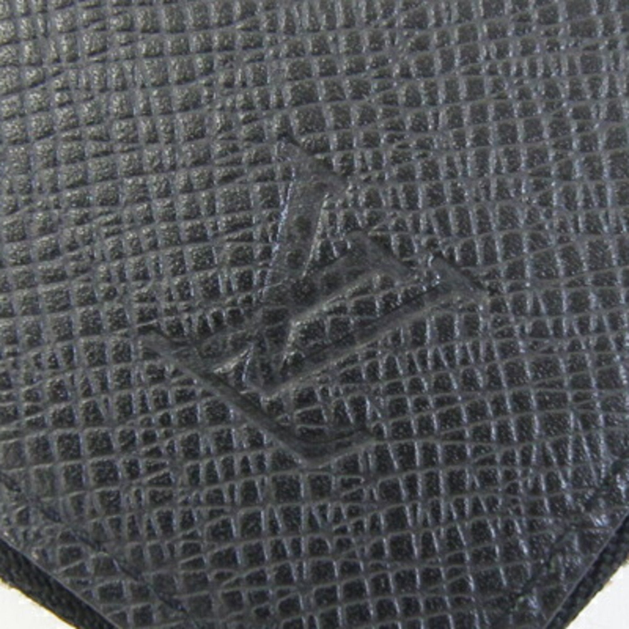 Louis Vuitton Black Noir Taiga Leather Leather Long Wallet