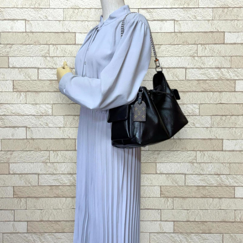 Louis Vuitton Black Leather Shoulder Bag