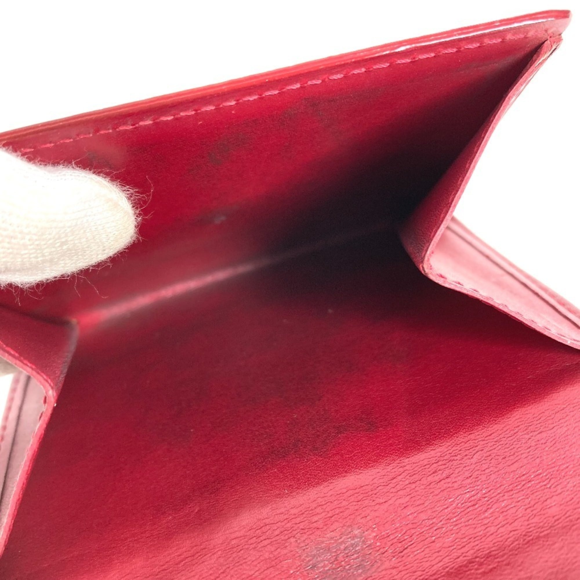 Louis Vuitton Pomme D'amour Red Color Monogram Vernis Canvas Wallet (Tri-Fold)